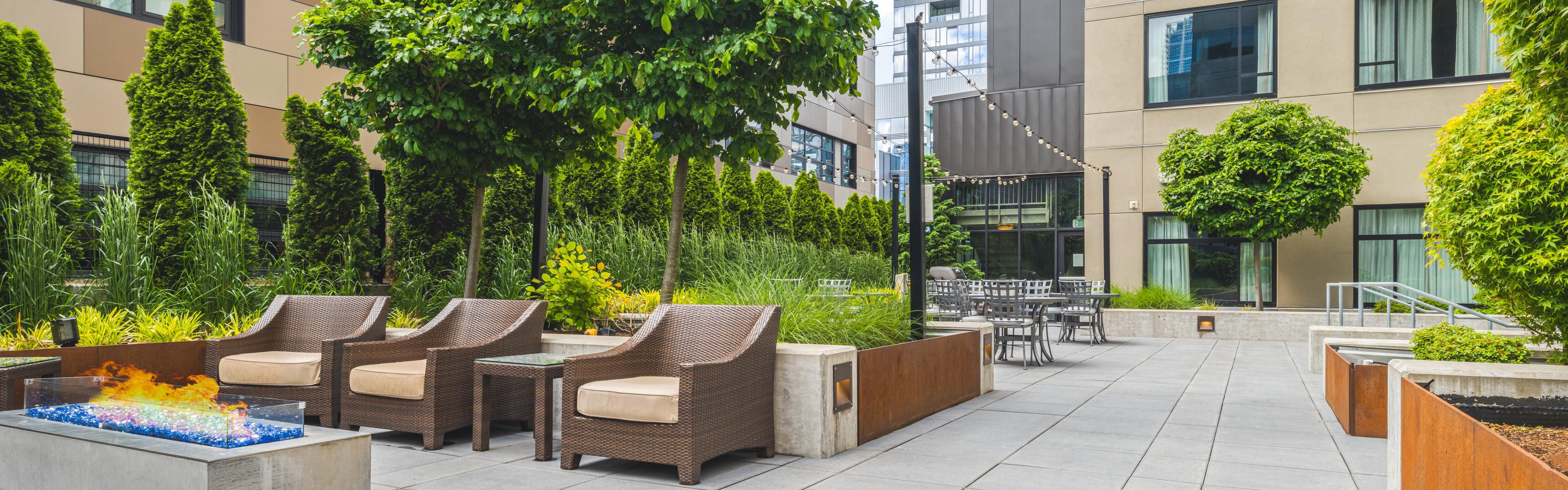 $hotelInfo.mediaDetails.welcomePhotos.primaryPhoto.caption}