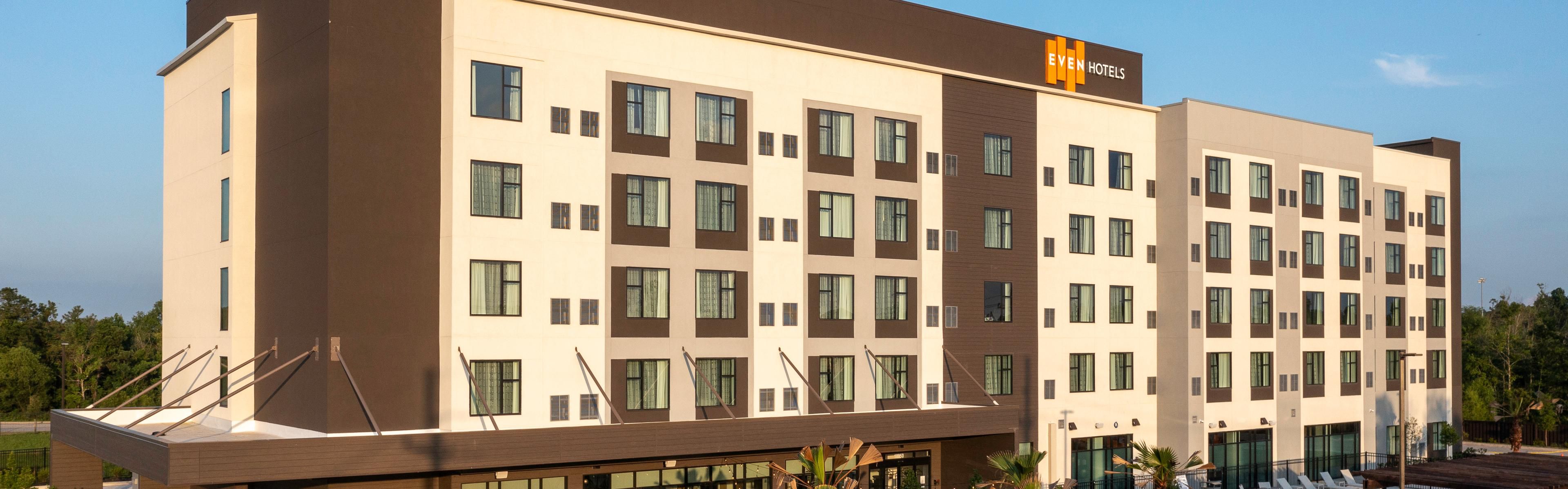 $hotelInfo.mediaDetails.welcomePhotos.primaryPhoto.caption}