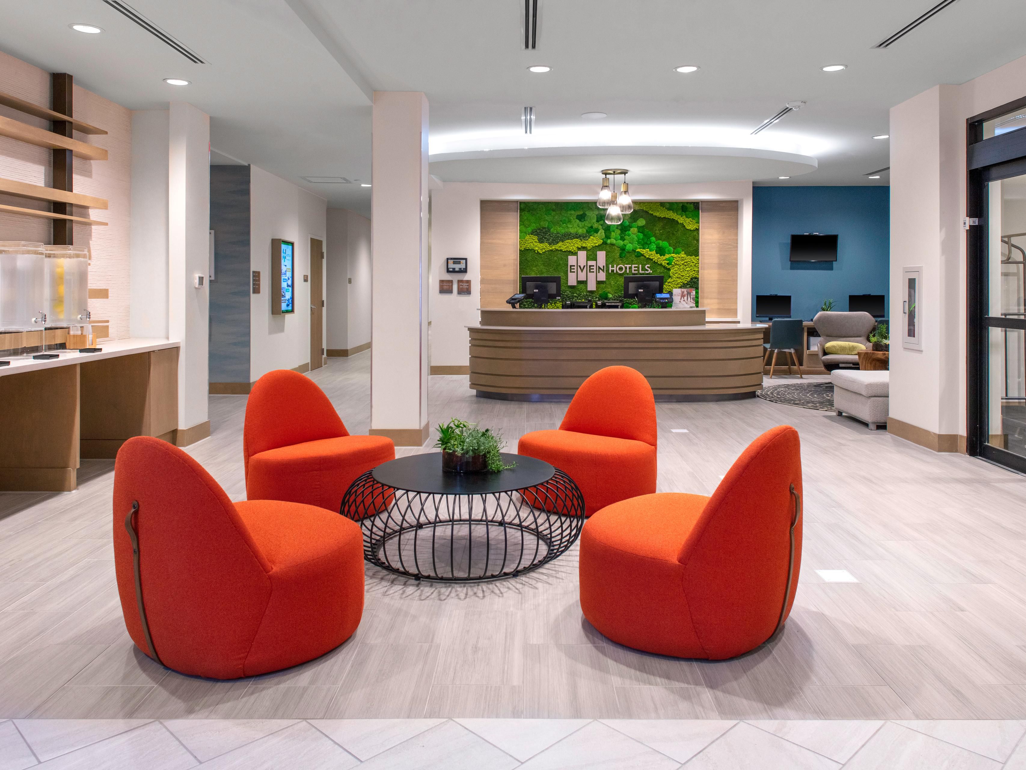 Take a look inside our modern Shenandoah hotel. From our inviting lobby and wholesome dining options to our modern guestrooms with premium amenities, you can explore the ins and outs with the click of a button.