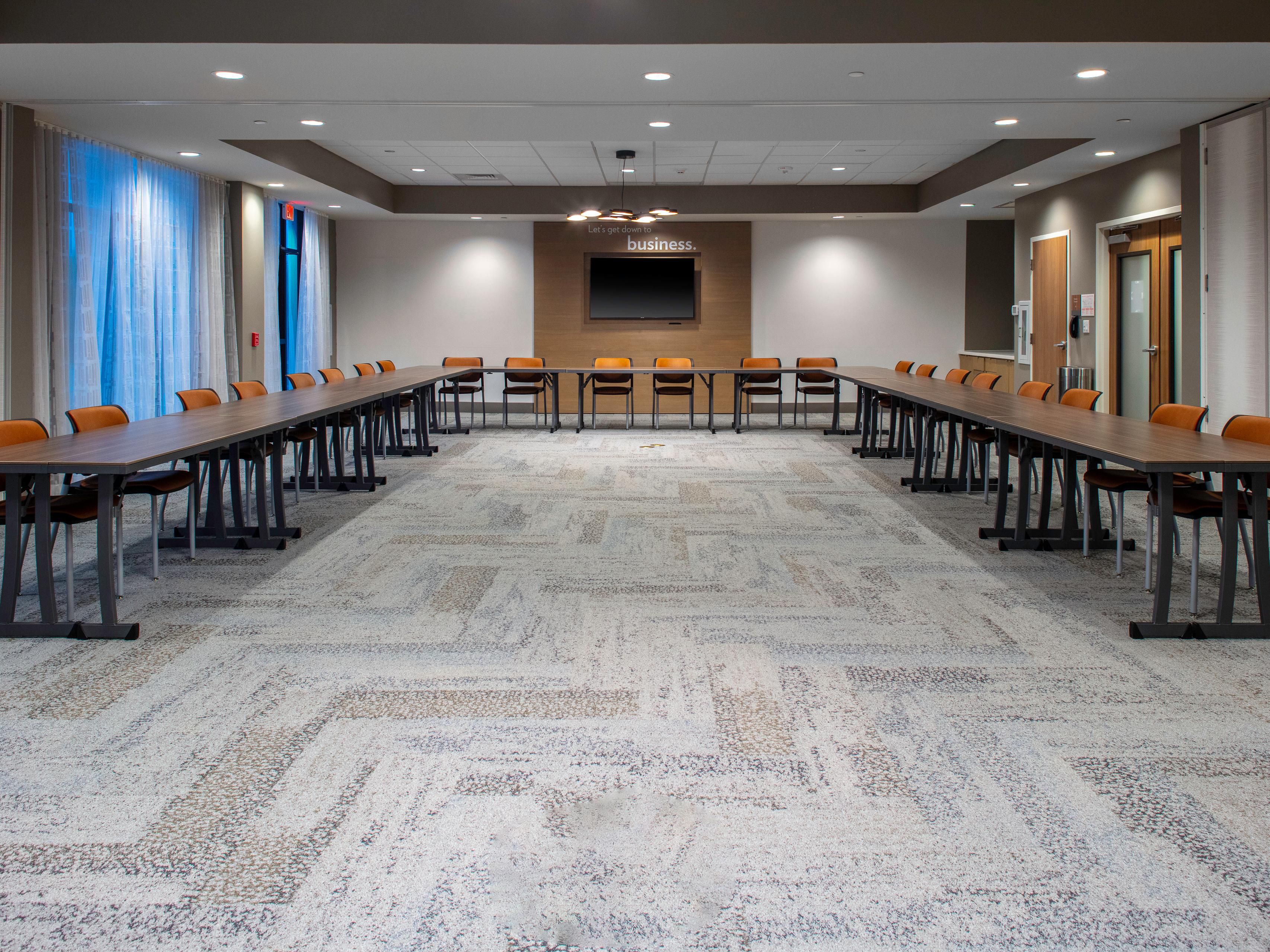 Take advantage of our hospitality through our on-site catering service and event coordination. Our EVEN Room offers a space for up to 70 guests, or up to 60 with a banquet-style celebration. Our Flex Room is the perfect space for a cocktail hour after your ceremony. With floor-to-ceiling windows, you are ensured an unforgettable event.
