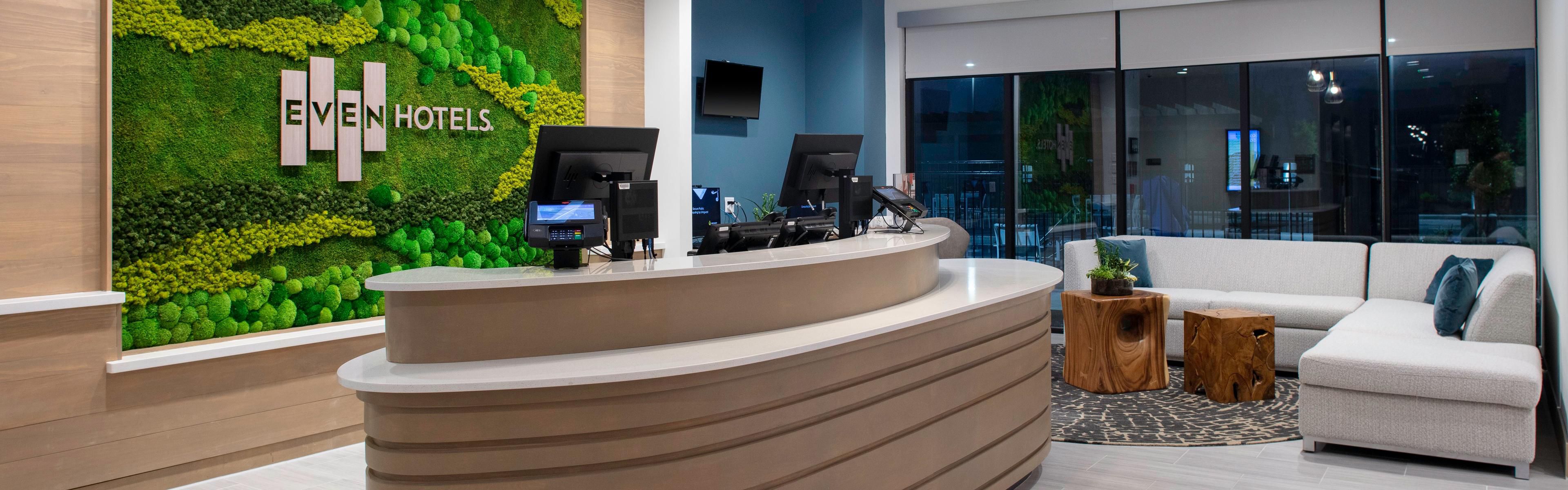 $hotelInfo.mediaDetails.welcomePhotos.primaryPhoto.caption}