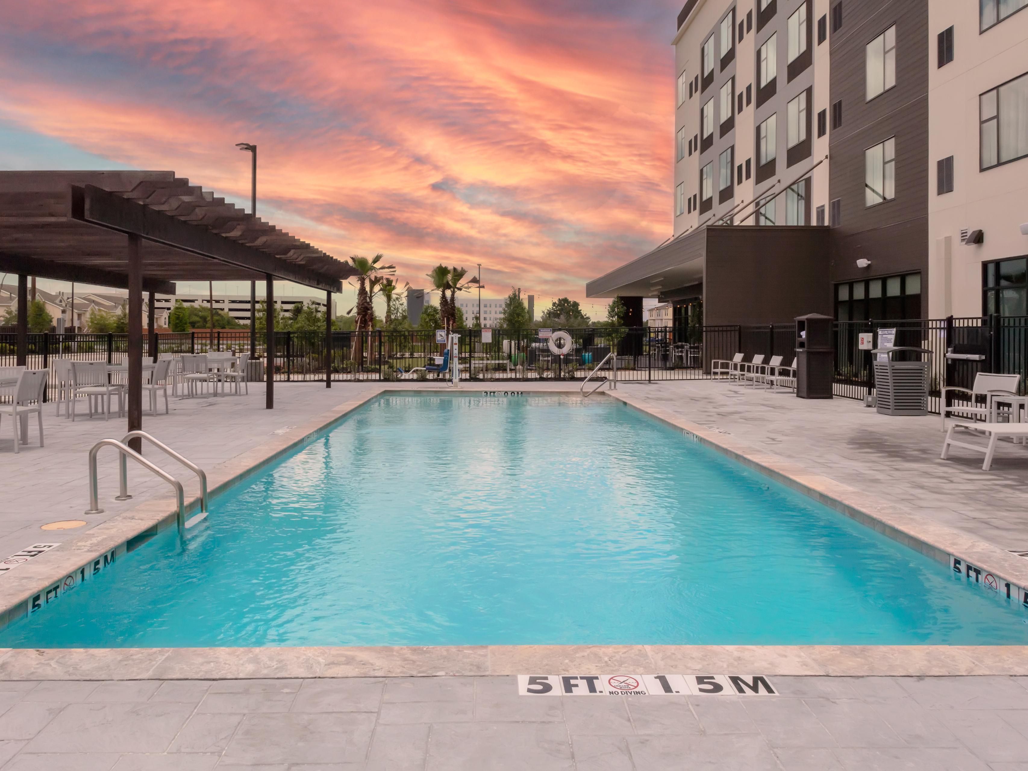 Recharge with a dip in our sparkling outdoor pool, bask in the Shenandoah, TX sun, or enhance your workout regime with laps. Our outdoor pool is designed for whatever wellness means to you.
