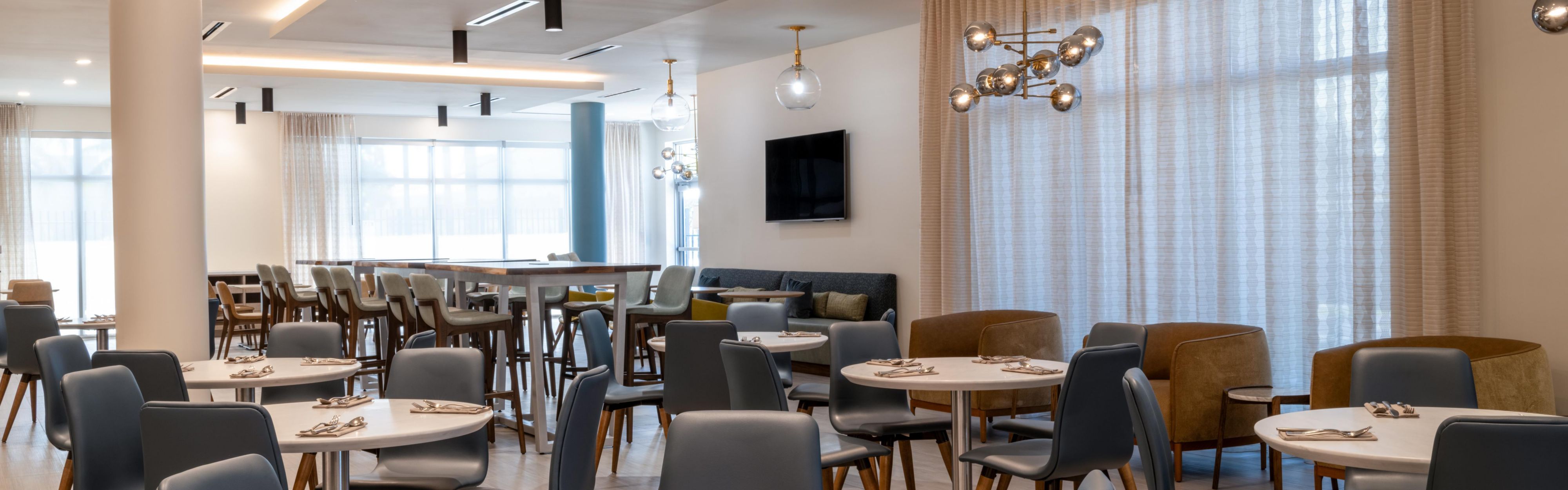 Host business and social events in our stylish meeting venues.