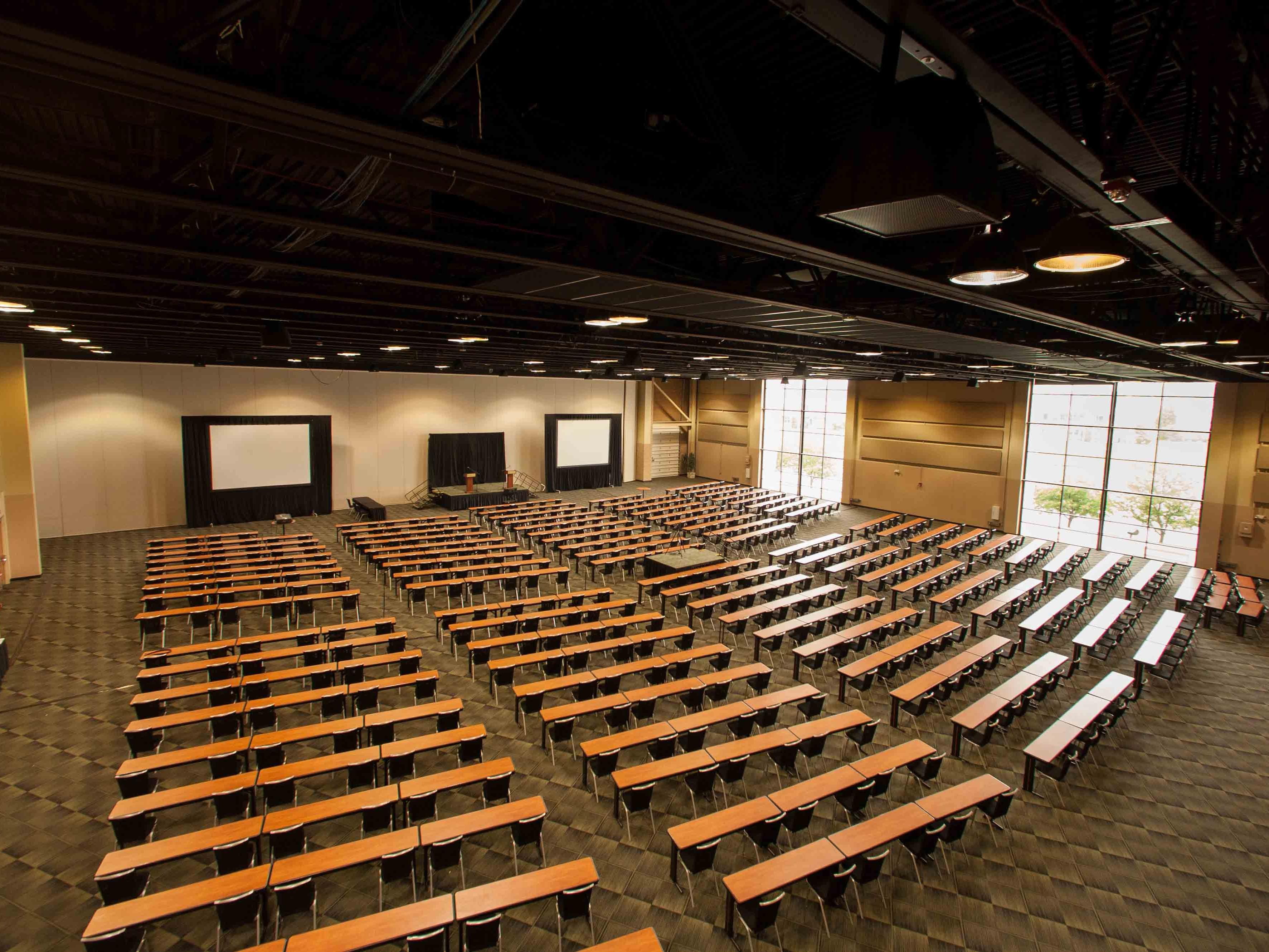 With spacious meeting and event venues, including unique wedding spaces, our hotel offers the ideal location for your next event. From intimate gatherings to large conferences, we provide the facilities and services to make your event memorable and successful.