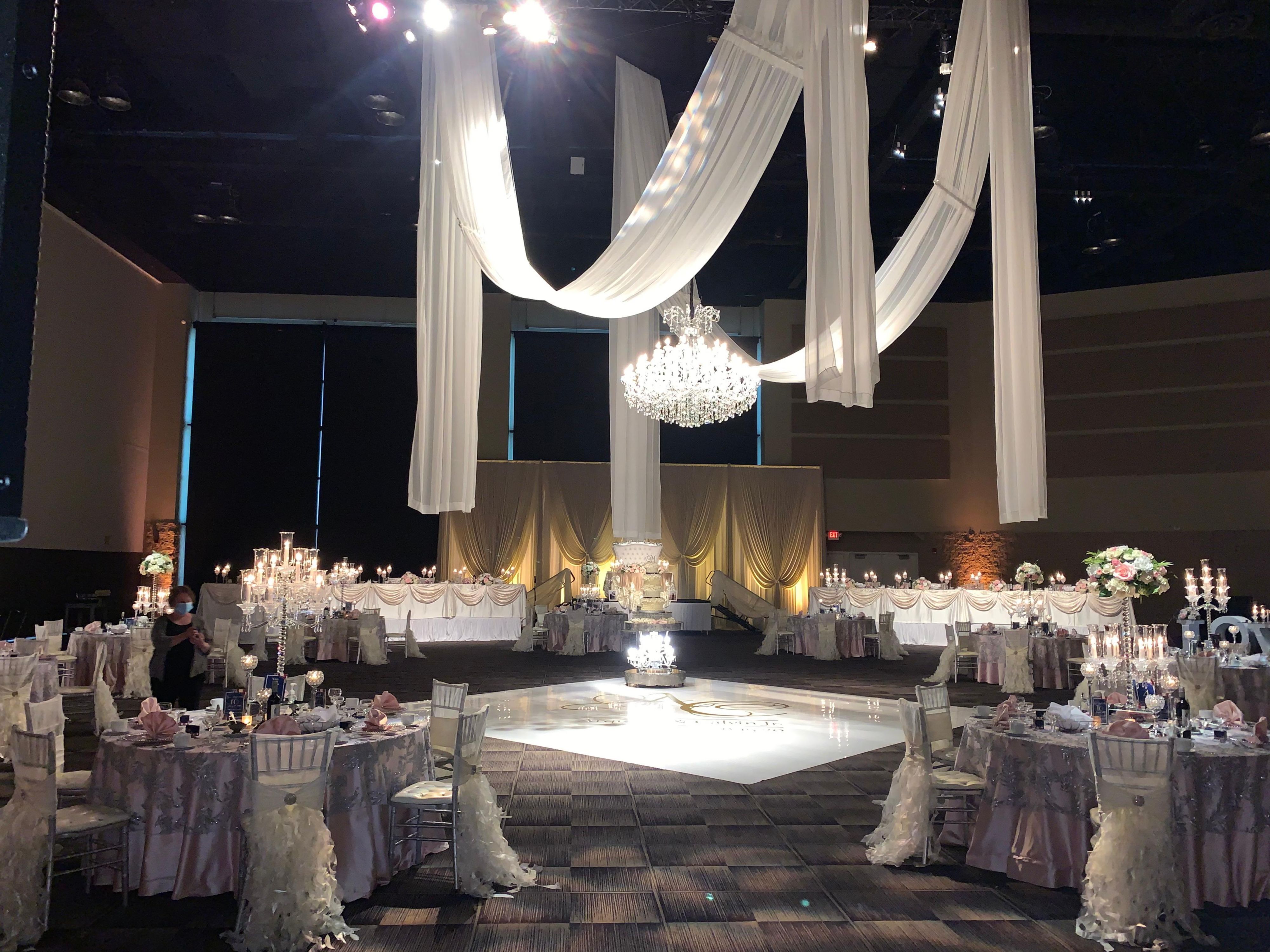 Attached to EVEN Hotel Chicago-Tinley Park-Conv Ctr is the premier event venue boasting over 70,000 square feet of flexible space, Tinley Park Convention Center. With state-of-the-art amenities, expert planning services, and proximity to Chicago, this convention center promises unforgettable experiences.

