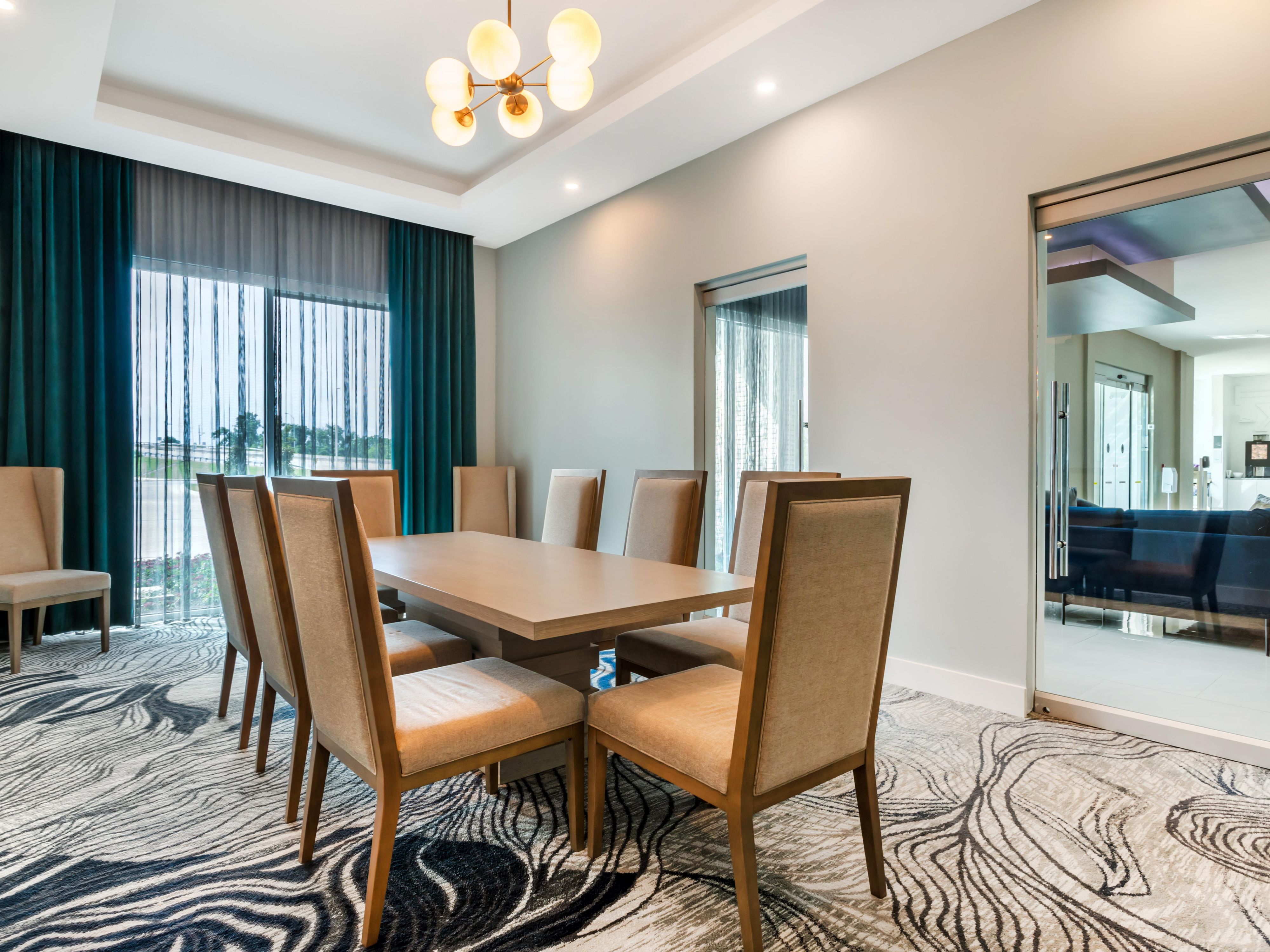Host your Waco meetings and social events at our hotel near Baylor University. Our 1,550 square feet banquet room for up to 120 guests can be divided into two spaces. Plus, we offer a 10-seat boardroom for intimate gatherings. 