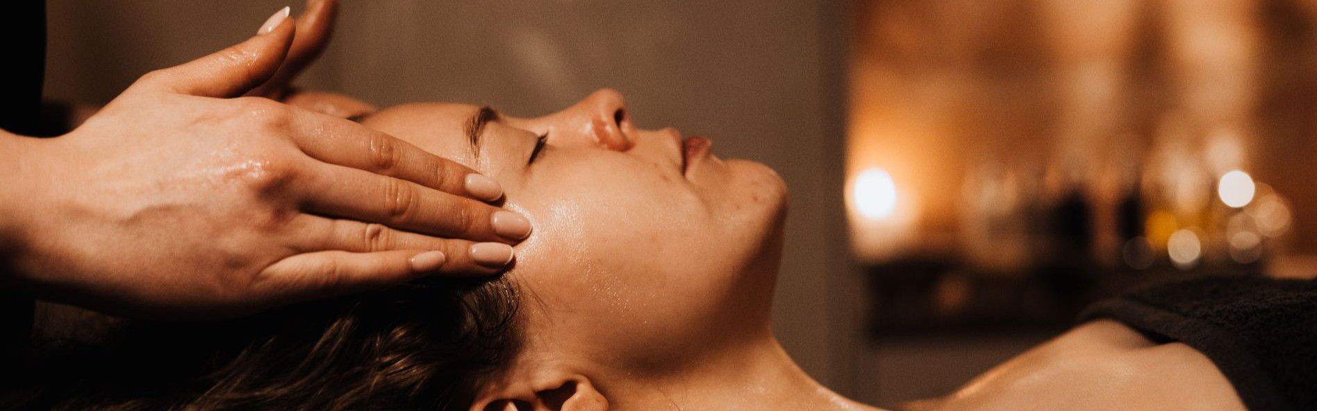 Luxury spa head massage