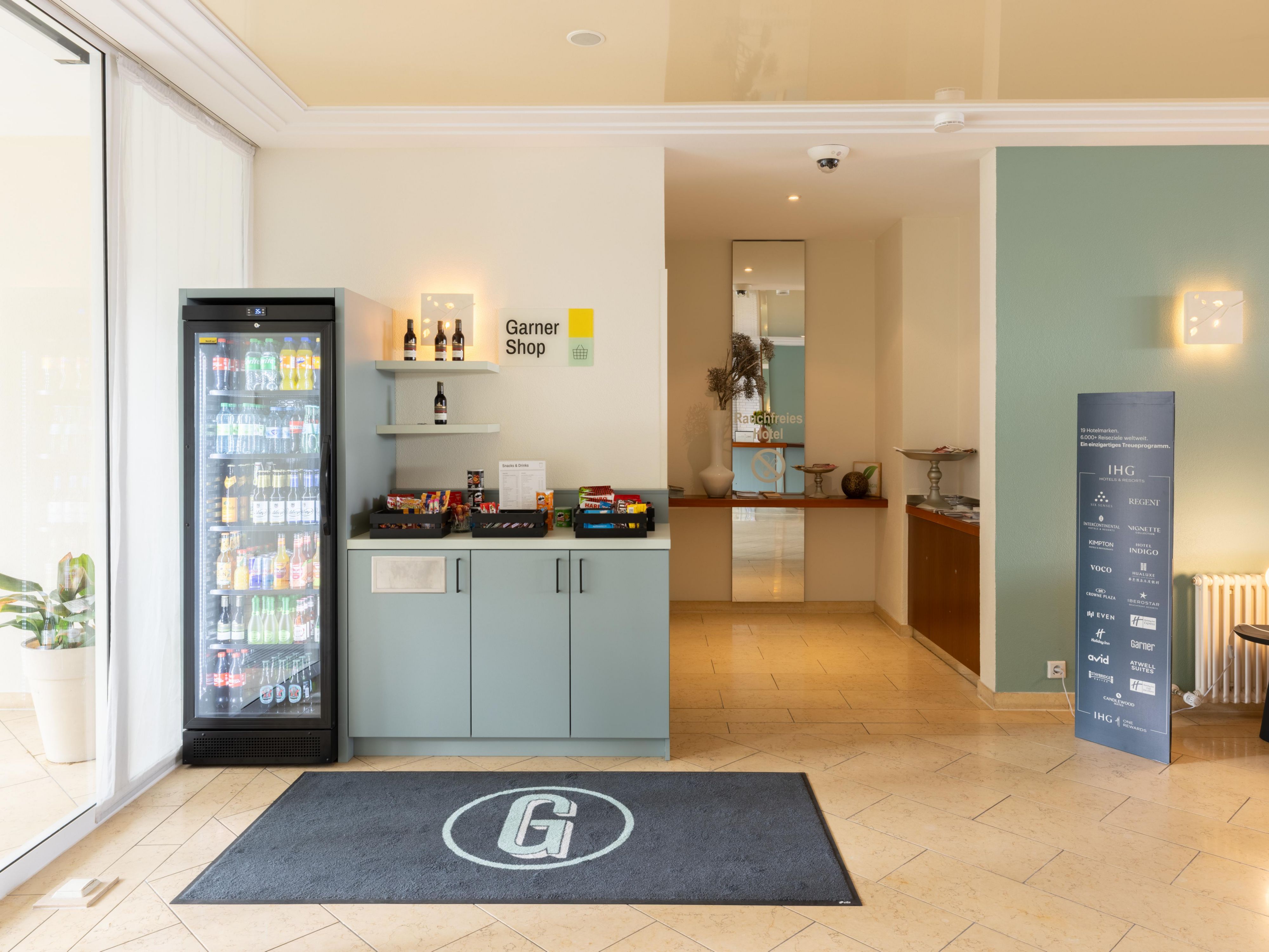 The Garner Shop in our hotel lobby is open around the clock and offers a wide selection of snacks and beverages. Whether you're looking for a quick treat or a refreshing drink, you’ll find just what you need at any time. Perfect for a little indulgence in between!