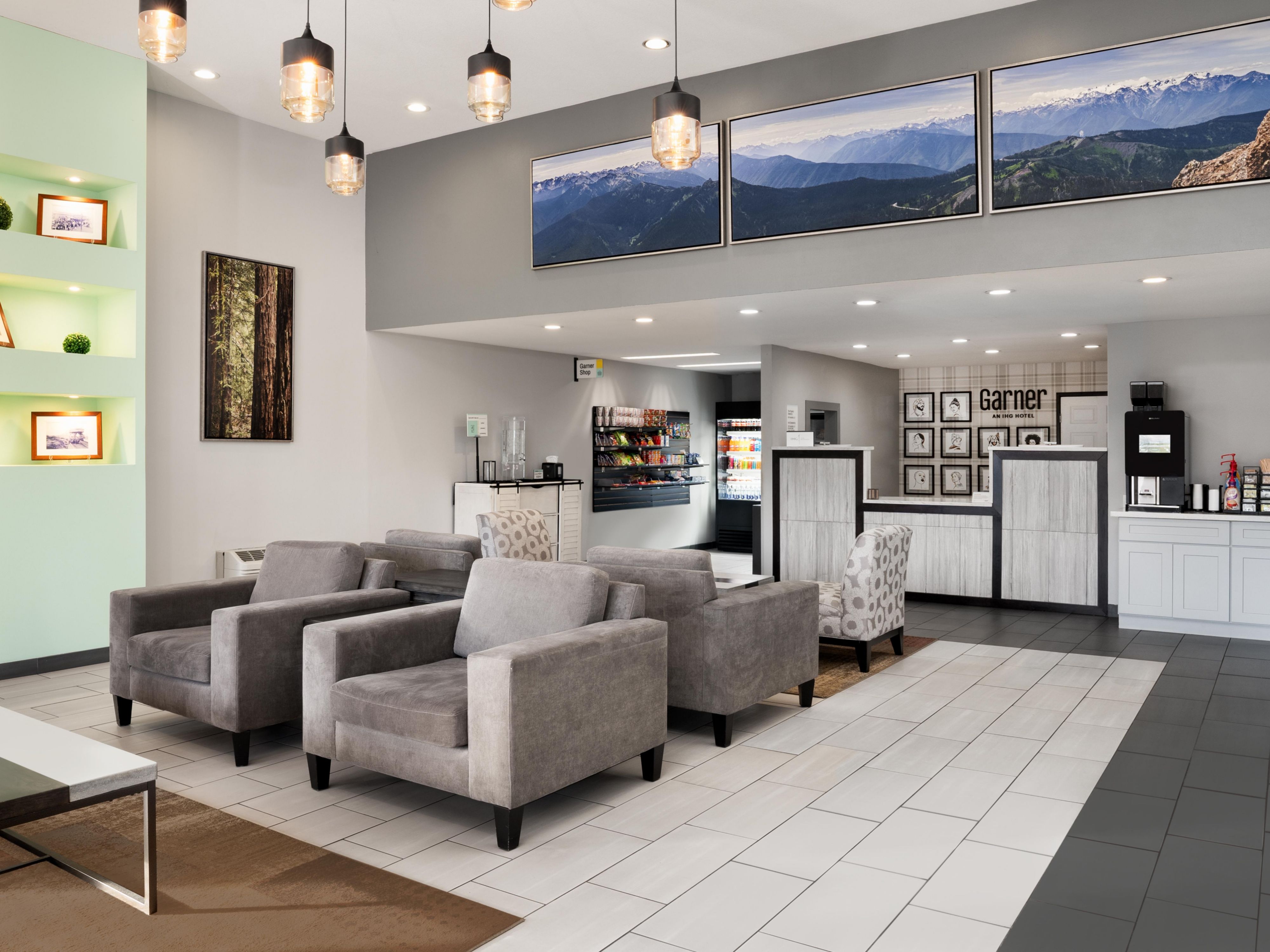You set the pace for your stay. Whether you're looking for tips from a local or just want to get settled fast, we’re here for you. Our friendly front desk team is available 24/7. And we can’t forget to mention the lobby is designed to help you unwind.