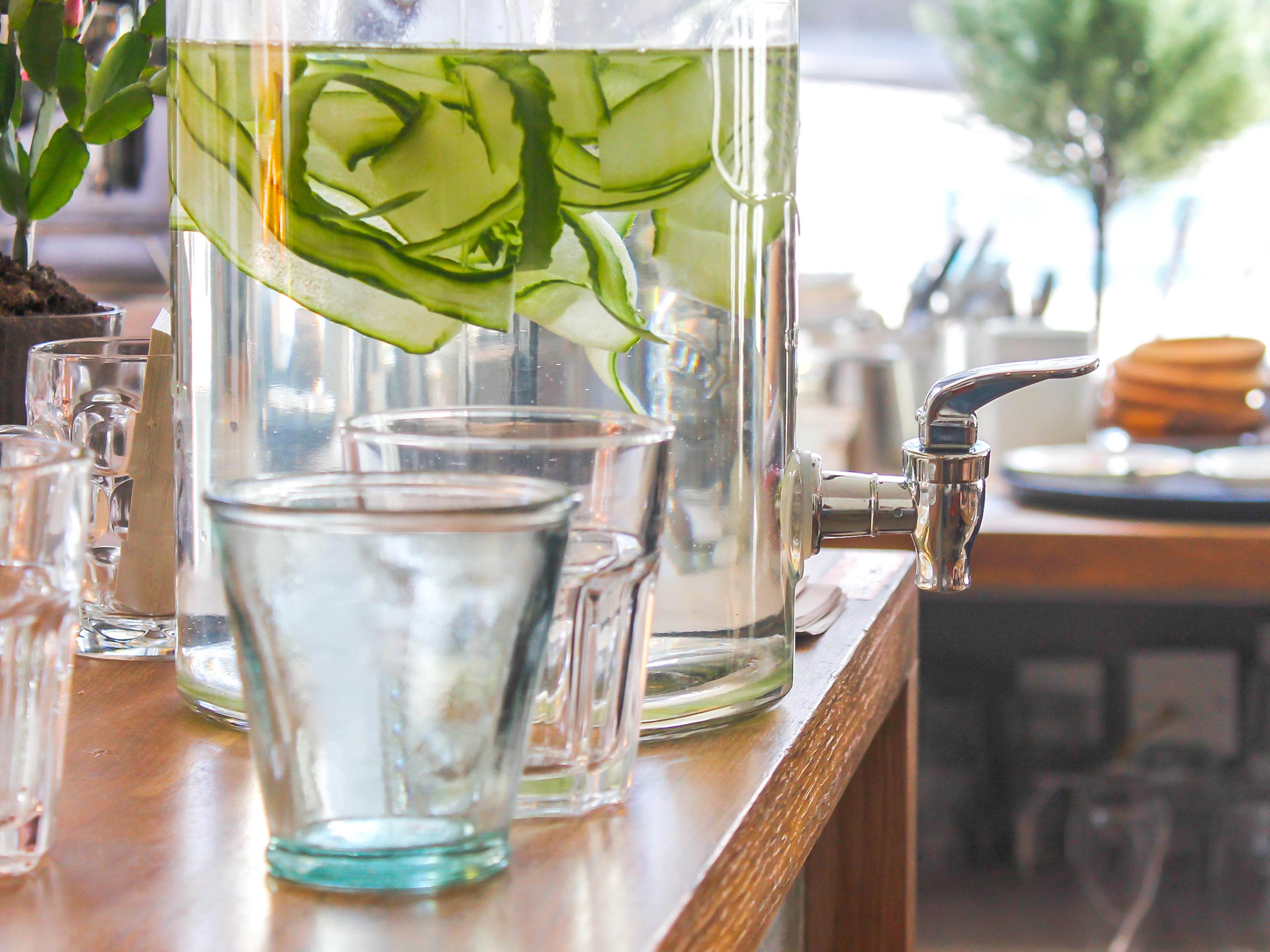 A refreshment station with free flavored water awaits you in our lobby to welcome you. Enjoy fruity freshness as soon as you arrive - a little moment of refreshment to get you in the mood for your stay.