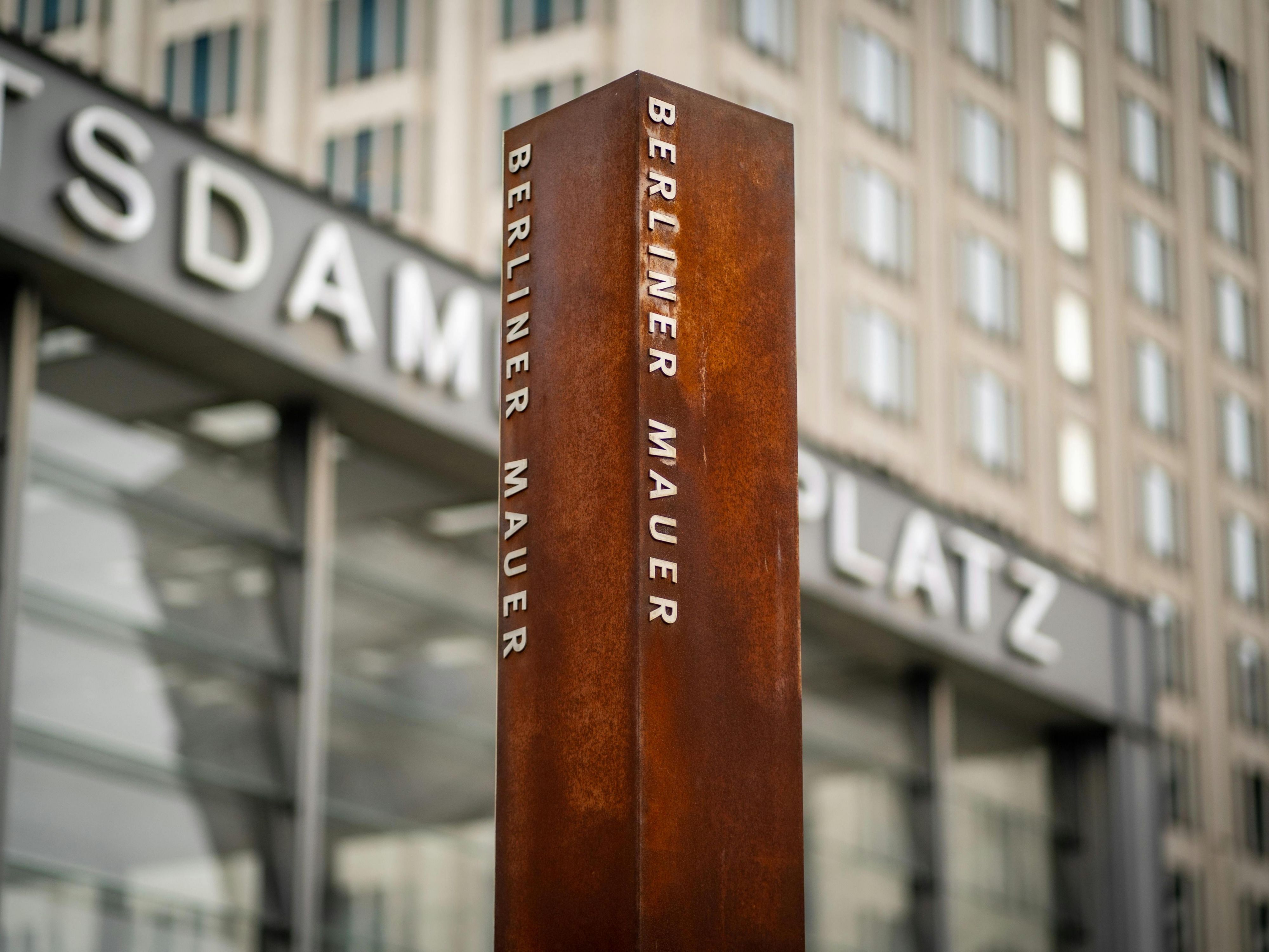 Just steps from the hotel, The Wall Museum at Checkpoint Charlie takes you deep into Berlin’s divided past. Powerful multimedia storytelling brings history to life – emotional, immersive, and a must-see for anyone who wants to truly understand the city.