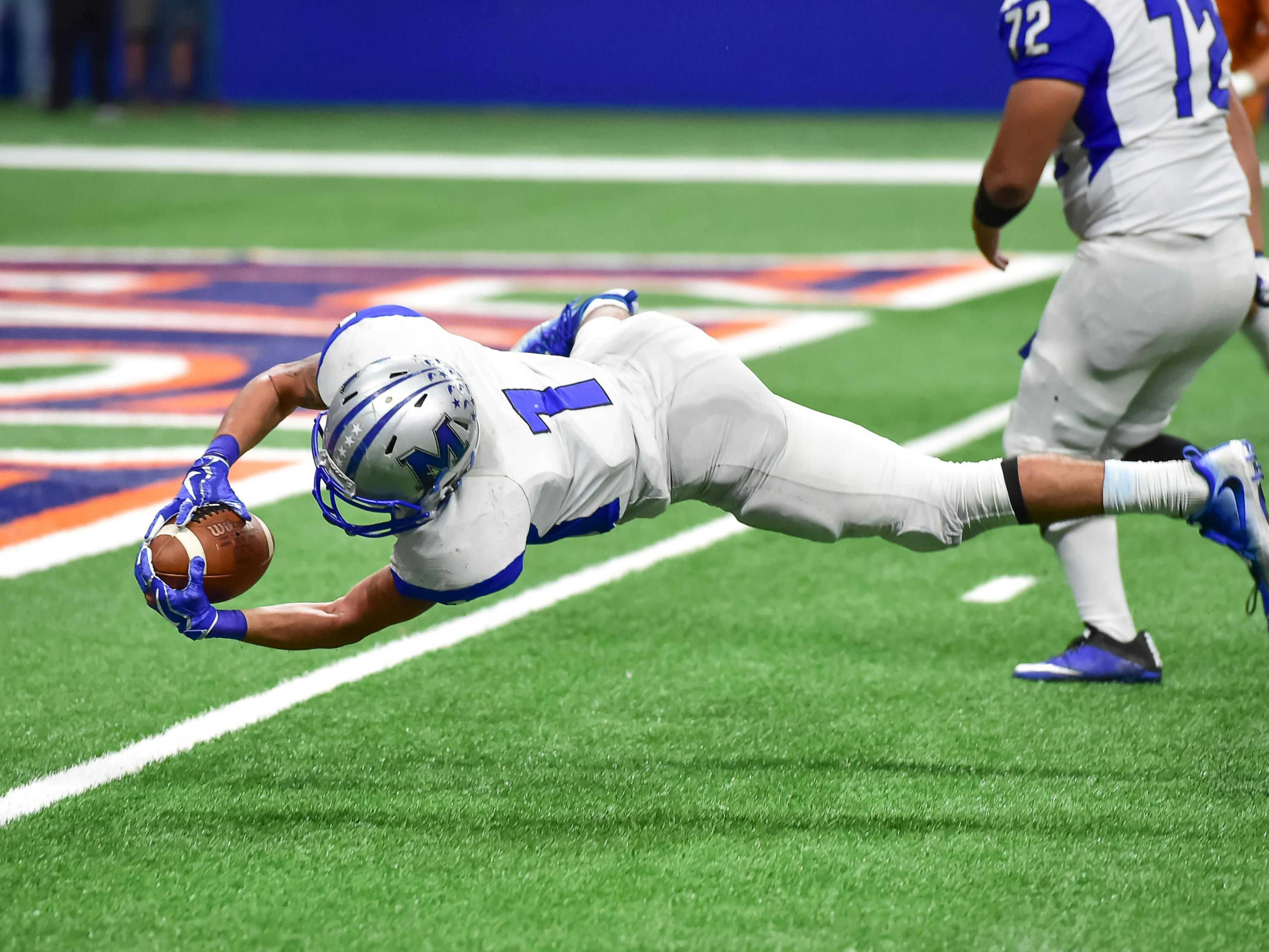On November 9, 2025, the NFL comes to Berlin’s Olympiastadion! Watch the Indianapolis Colts vs. Atlanta Falcons live. Stay in Berlin, enjoy comfortable accommodations, and reach the stadium quickly and easily – book your hotel now for an unforgettable NFL weekend.