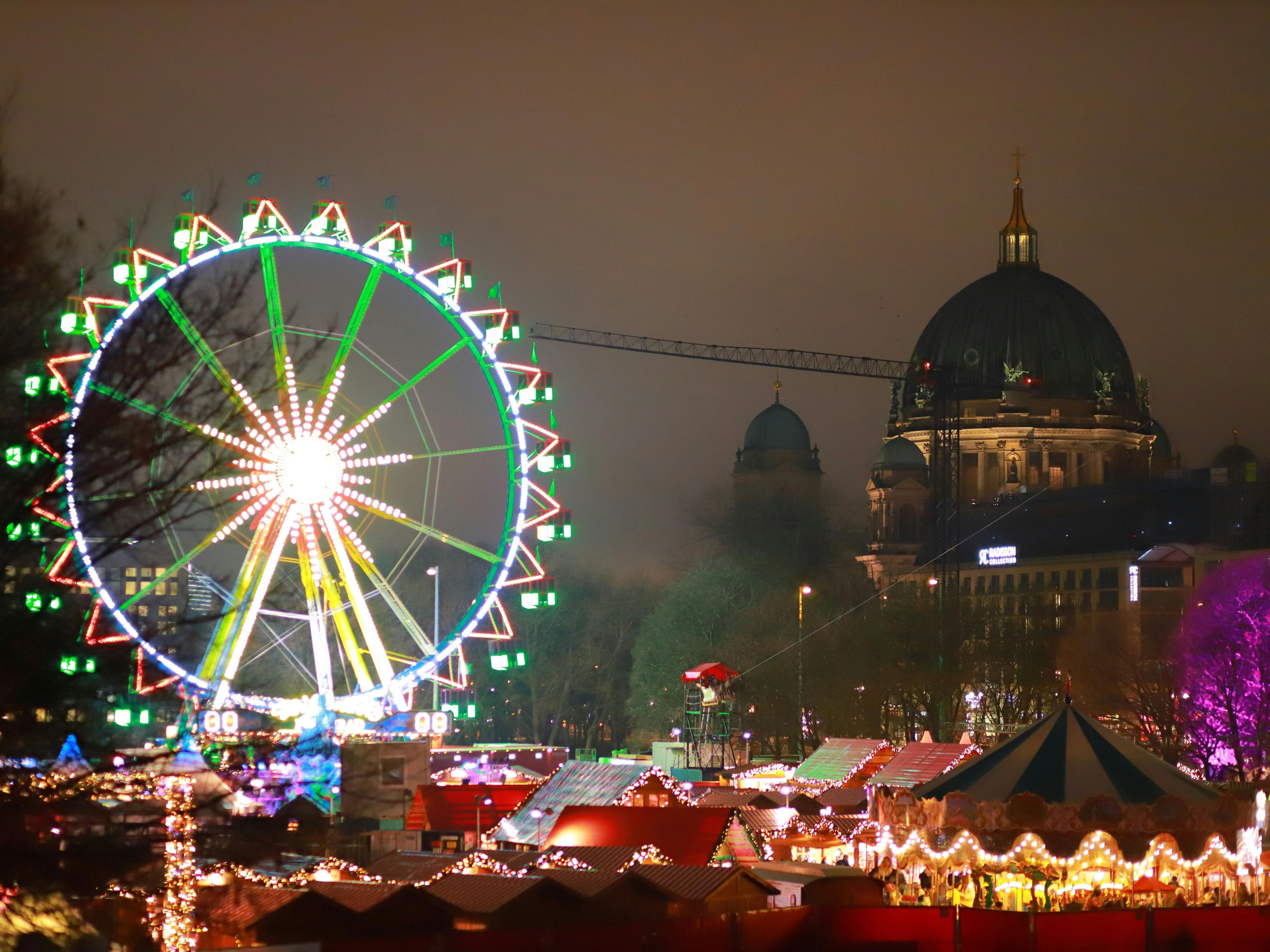 Experience festive Berlin Mitte starting at the Christmas market at Gendarmenmarkt, open 24 Nov to 31 Dec and just a stroll away. Explore the classic market at Alexanderplatz with its ferris wheel, stalls, and carousel, then enjoy winter sports fun at Weihnachtsmarkt & Winterwelt on Potsdamer Platz or ice skating around Neptunbrunnen.
