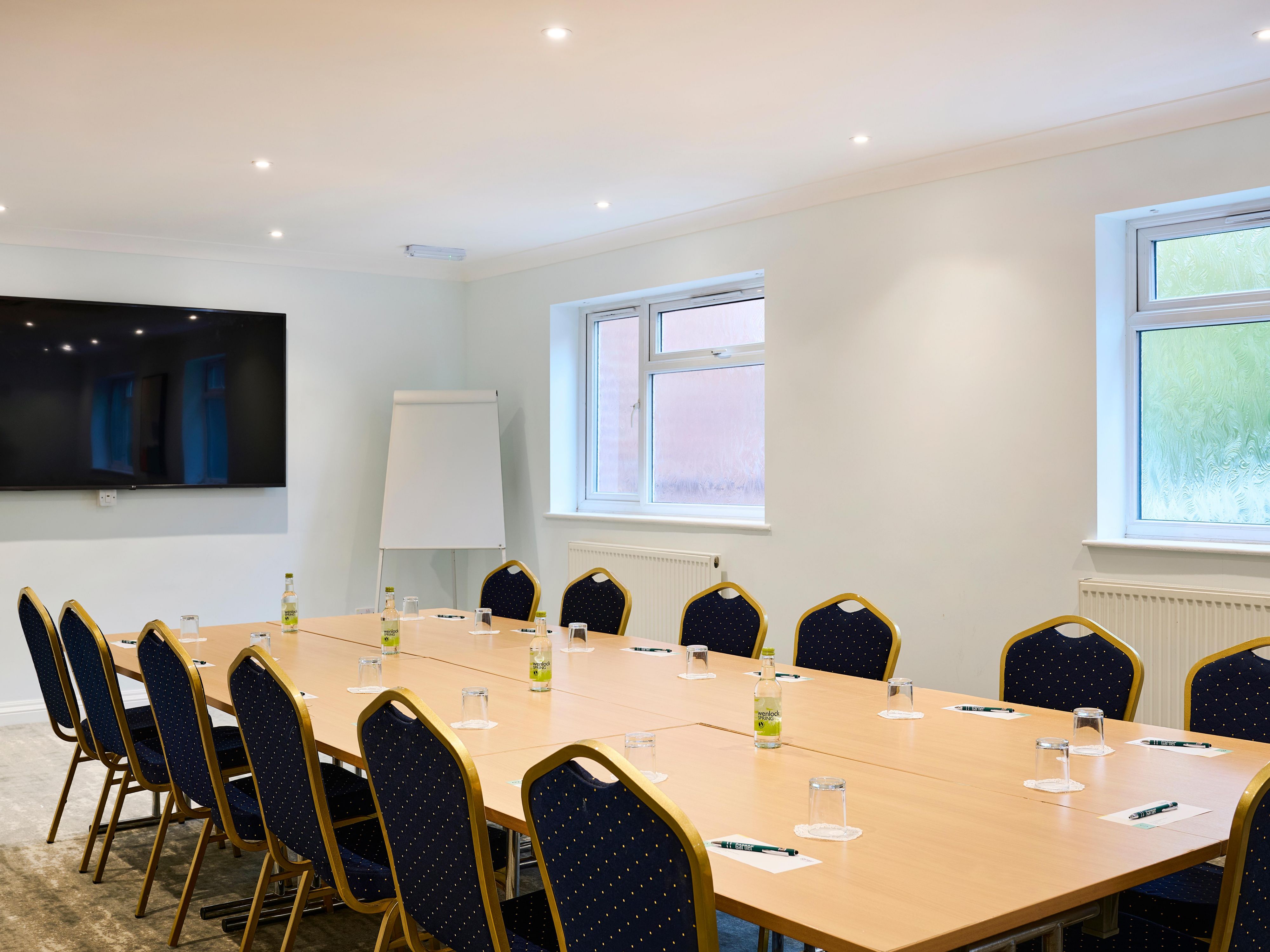 As nossas salas de reuniões flexíveis possuem tecnologia moderna, Wi-Fi rápido gratuito e ambientes confortáveis, ideais para encontros de negócios. Próximas ao centro de Birmingham e NEC, a nossa equipa dedicada assegura um planeamento eficaz para reuniões produtivas.