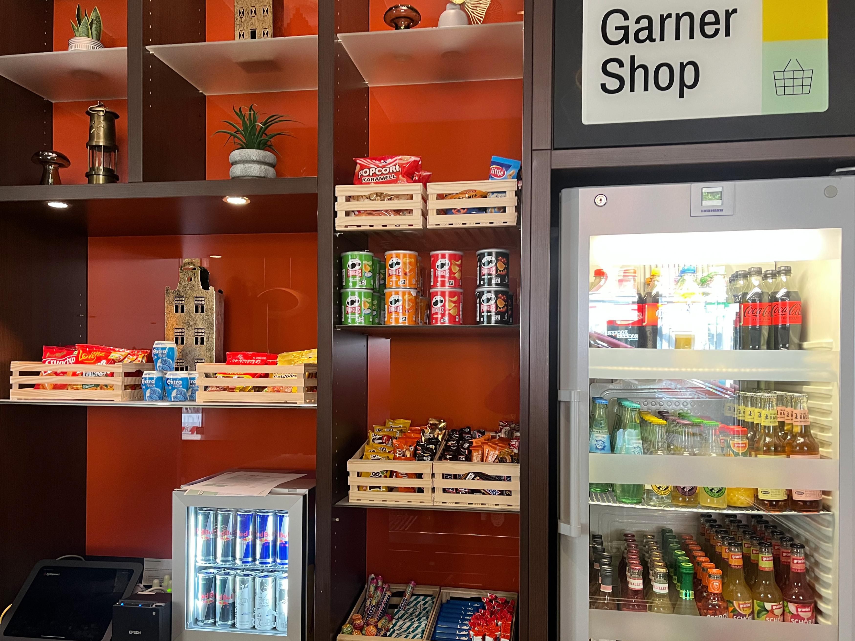 Our Garner Shop in the lobby offers refreshing drinks, sweet treats, and savory snacks around the clock. Simply choose what you want, pay at the reception desk, and enjoy!
Treat yourself to a break whenever you feel like it.
