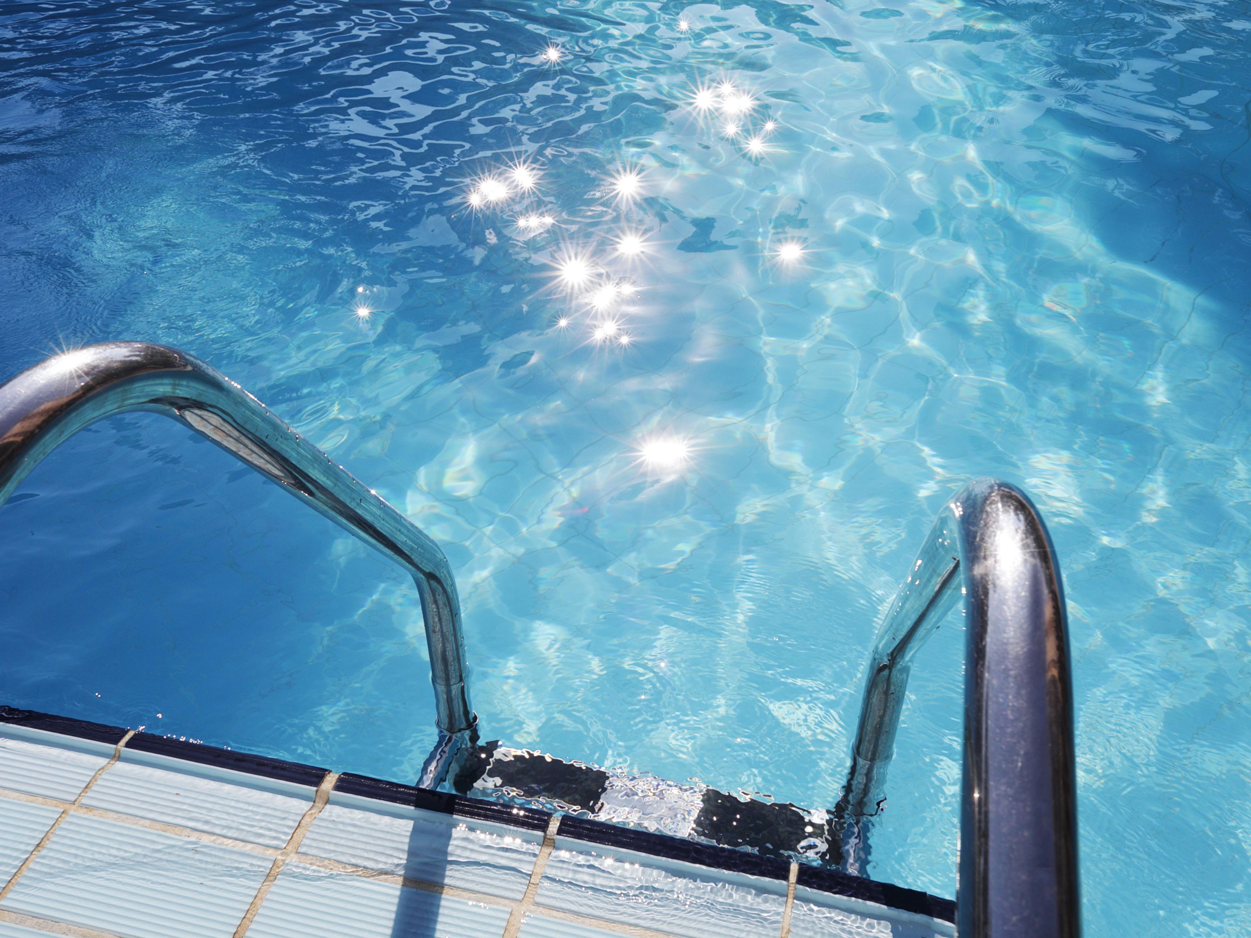 Our hotel in Boise features a seasonal outdoor pool, perfect for guests looking to relax and unwind during the warmer months. Whether you're taking a refreshing dip after a day of exploring the city or lounging poolside with a good book, our pool is a welcoming retreat.