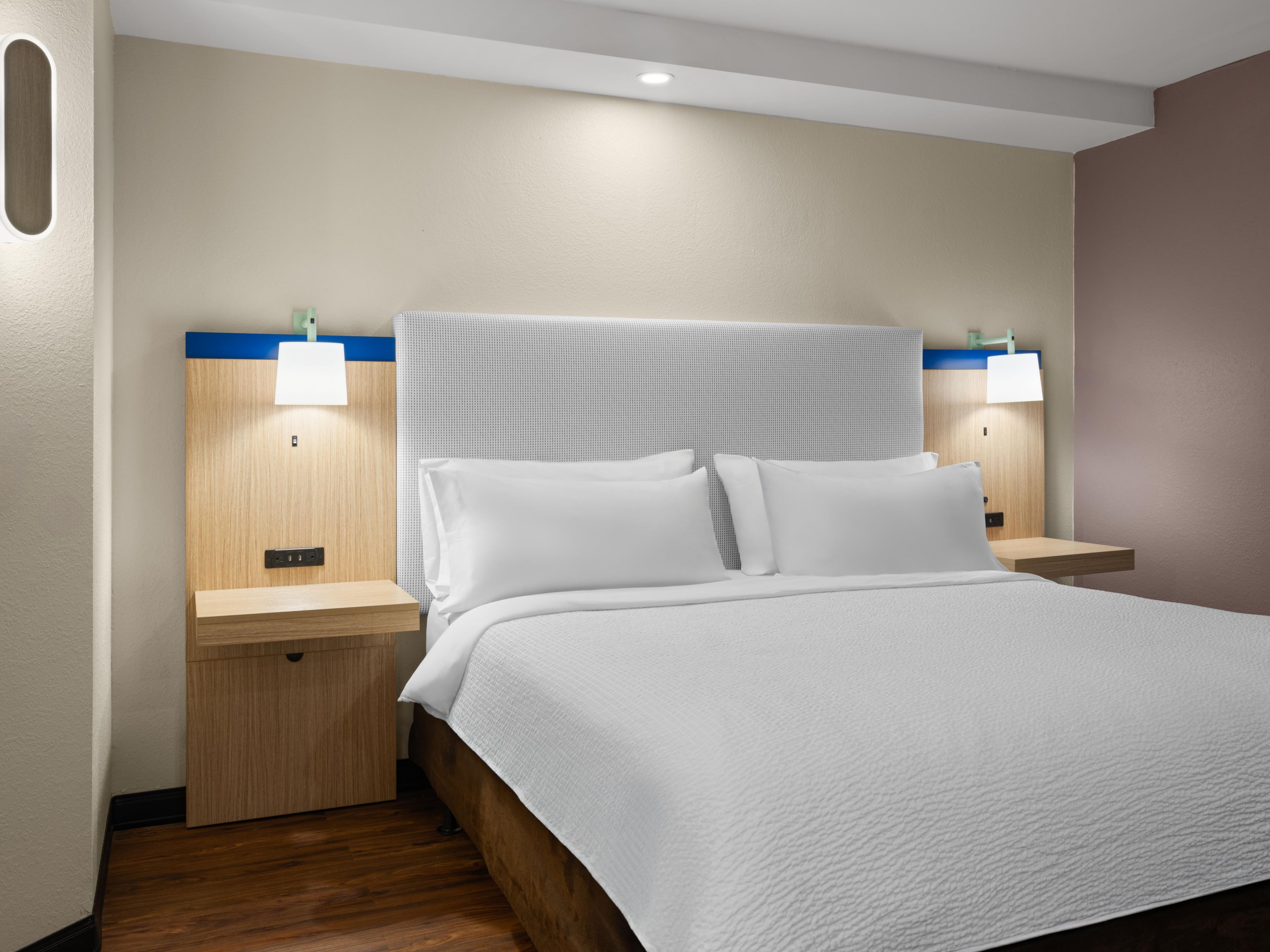 Enjoy the essentials that matter most in Boise. Start your day with a complimentary breakfast, unwind in our outdoor pool, and get a good night's rest in our rooms. From a fitness center to free Wi-Fi, we offer all the amenities you need for weekend trips, cross-country treks, and all the journeys in between.