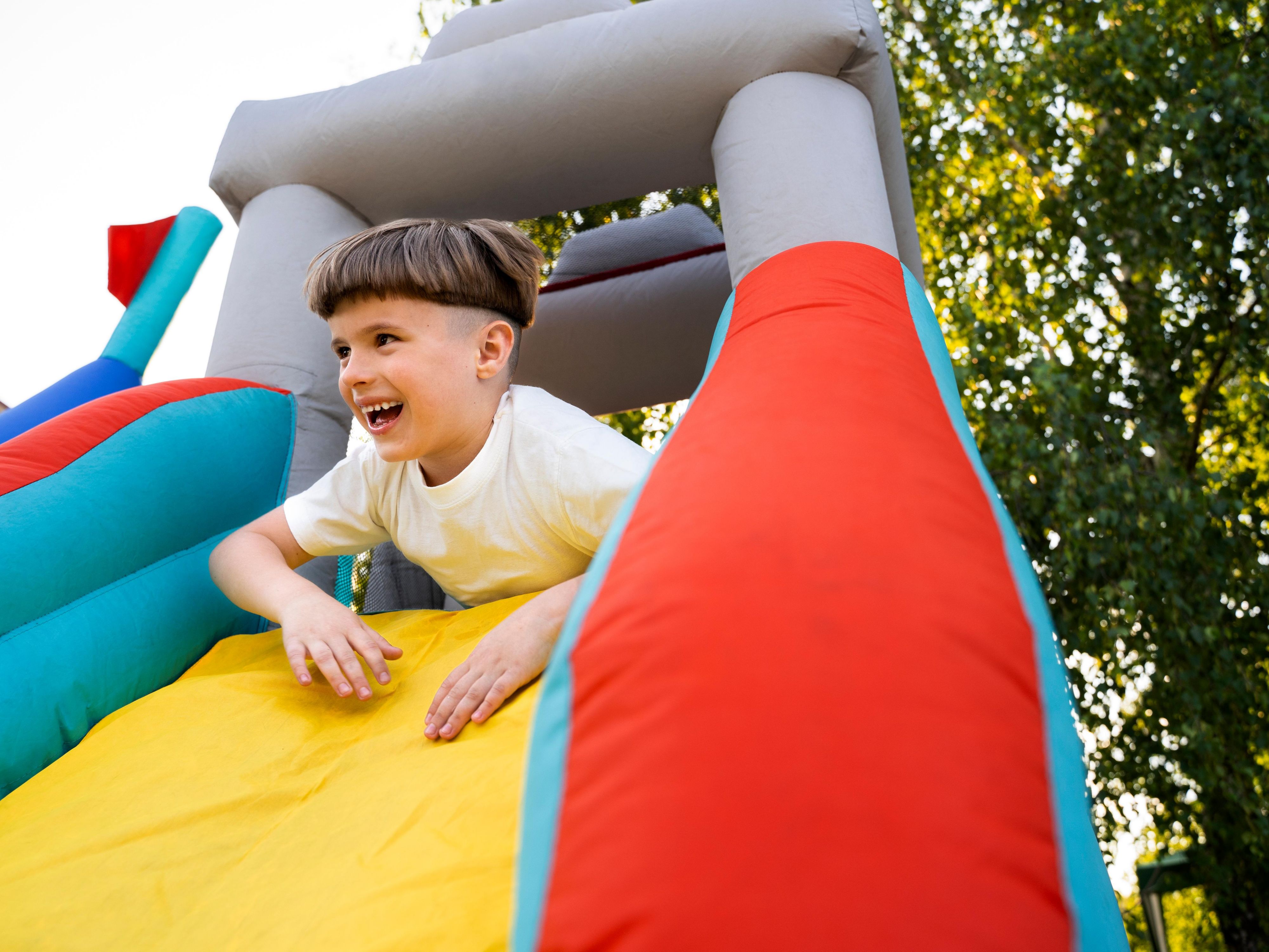 Cottbus becomes a paradise for kids till October! At the Superhelden Hüpfburgentage, little ones can jump, bounce, and play among over 20 colorful inflatable castles and slides. Just 6 minutes from the hotel—it’s the perfect family day out filled with laughter, action, and summer joy.