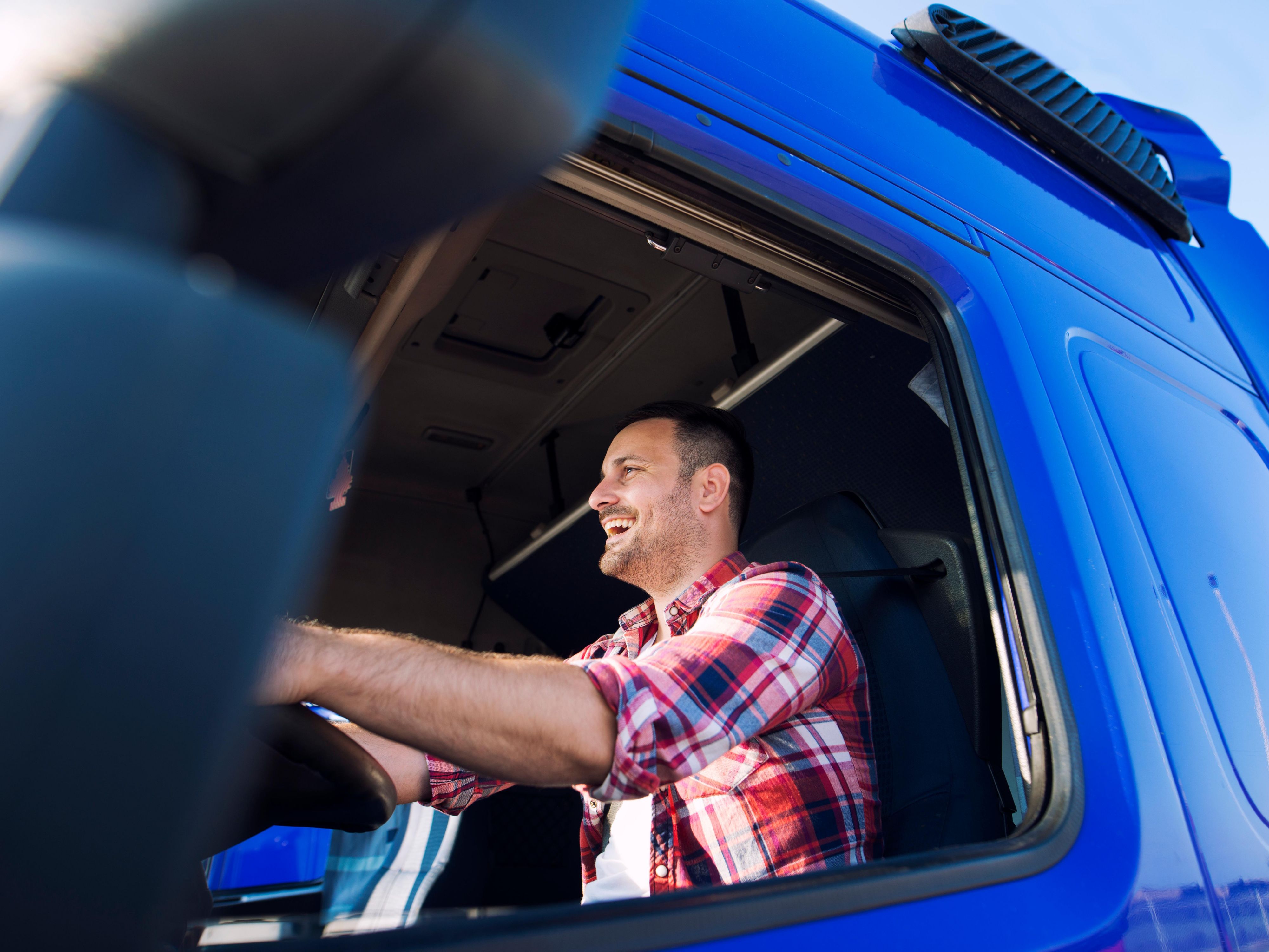 Park stress-free right at the hotel: car parking for just €4 per day, €10 for 7.5-ton trucks, and €20 for buses or large trucks. Perfect for road trippers, business guests, and group travel – affordable, easy, and right outside the door.