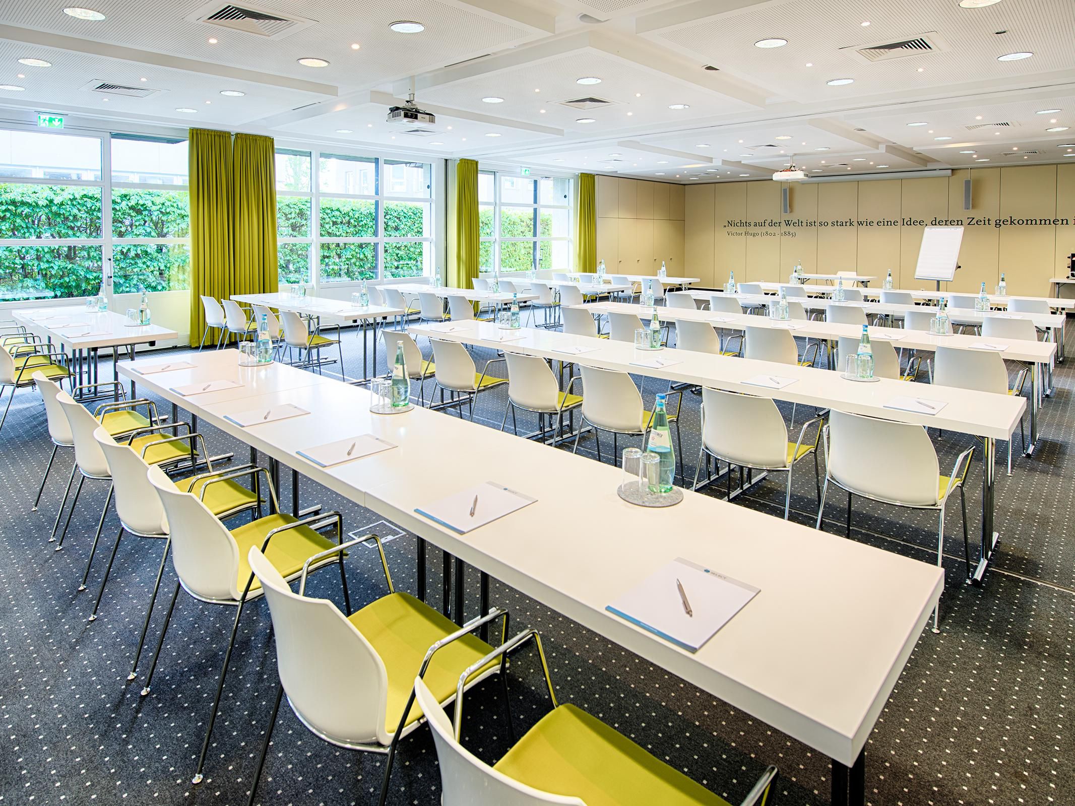 Whether for a meeting, workshop, or private event, we’ll help you create the perfect setting. Our seven modern rooms (15–300 sqm) host up to 250 guests. With flexible layouts and personal advice, we’ll tailor every detail to your needs.