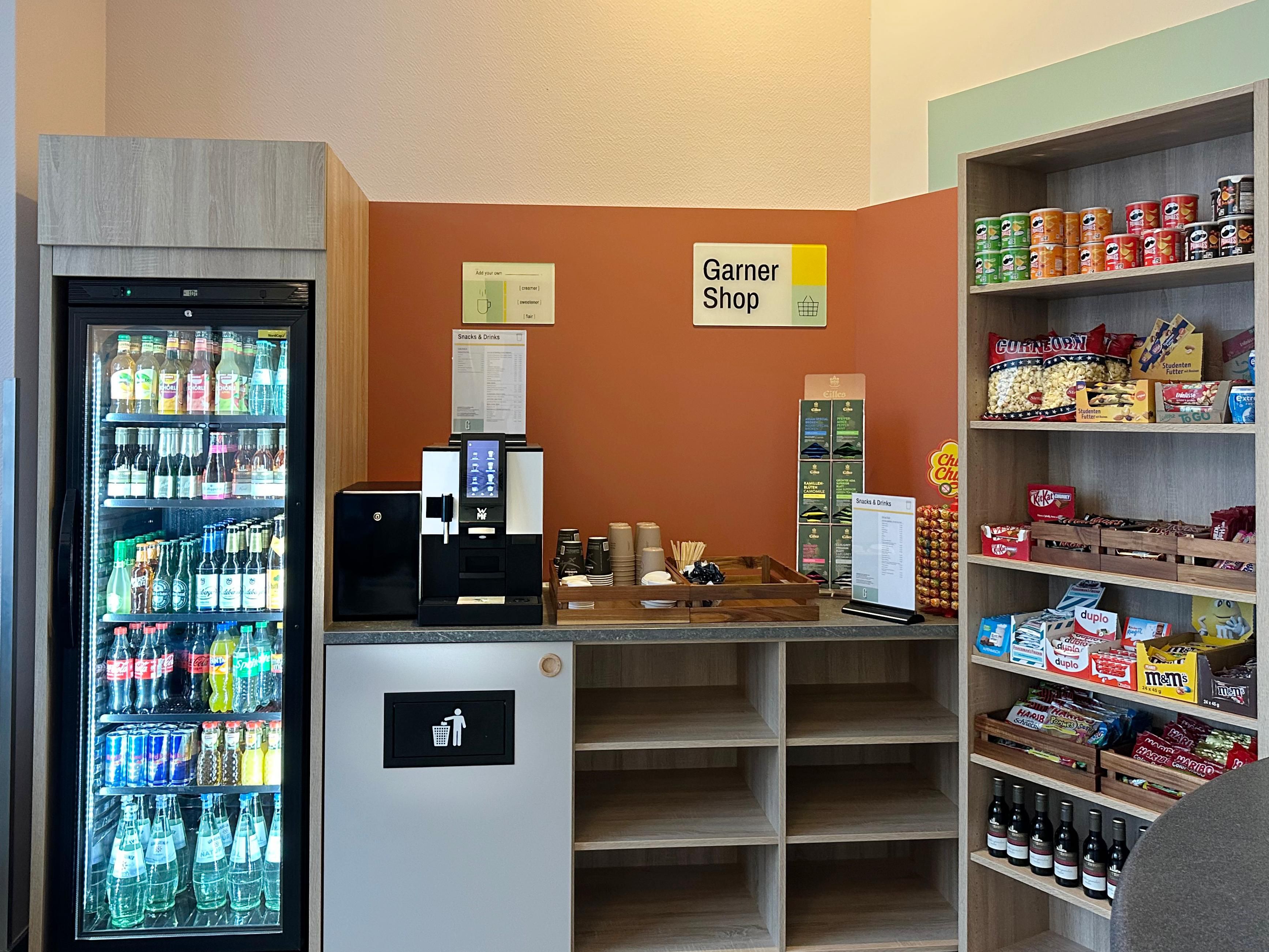 เพลิดเพลินกับของว่างแสนอร่อยในล็อบบี้โรงแรม