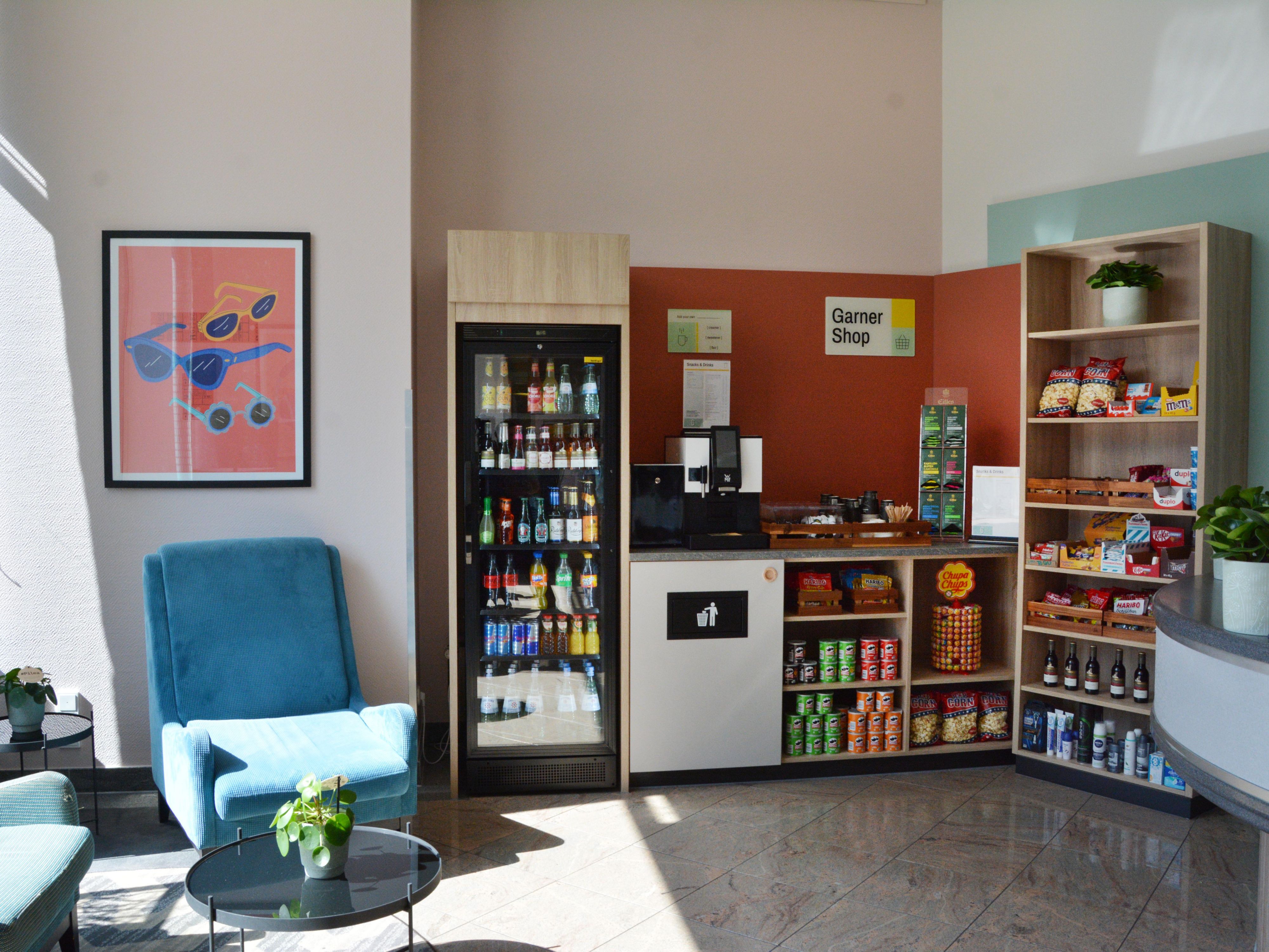 Our Garner Shop is located in the Lobby and provides you with fresh drinks and delicious snacks as well as a selection of essential personal care items during your stay.