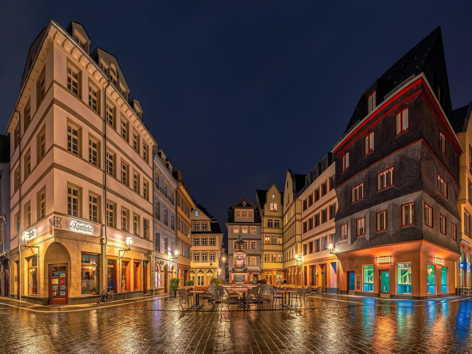 The Frankfurt Book Fair draws thousands of authors, publishers, and readers worldwide every year. Just minutes from your hotel, it’s the perfect chance to explore new books, attend exciting events, and soak up the vibrant literary atmosphere. Ideal for culture lovers visiting Frankfurt.