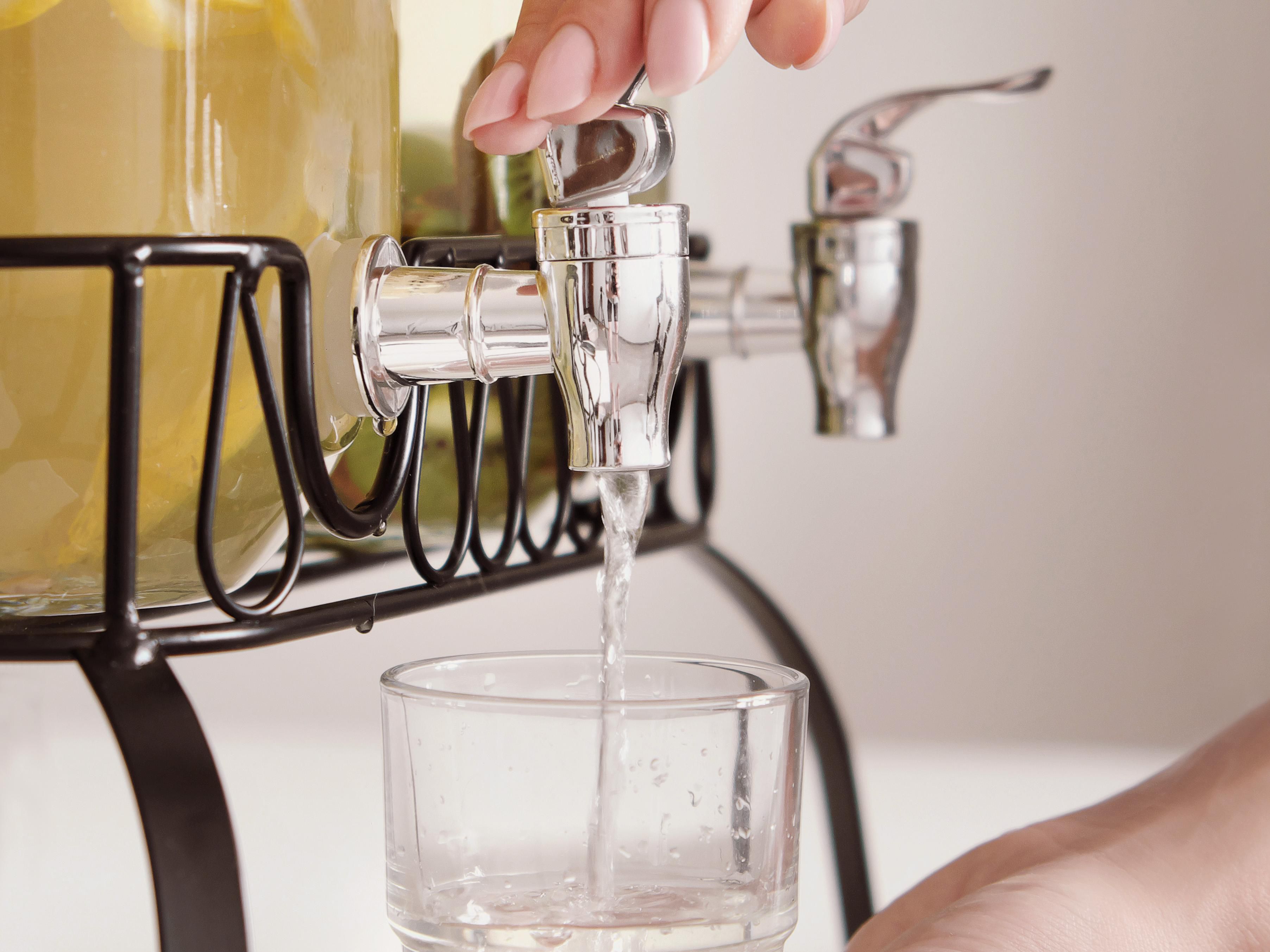 At Franklin Inn & Suites, we’ve got your cravings covered! Enjoy complimentary flavor-infused water at check-in and bean-to-cup coffee in the lobby 24/7. Plus, our Market is always stocked with satisfying snacks and drinks. 