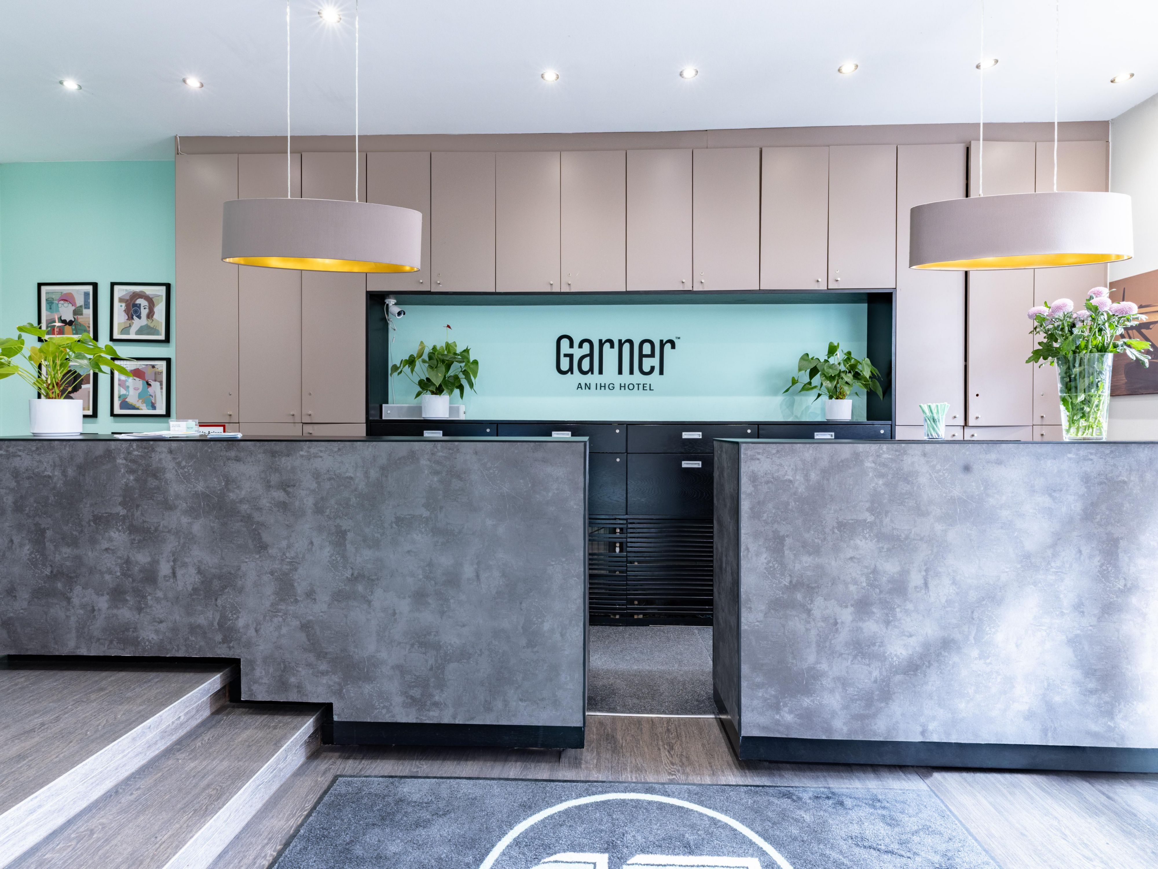 Our multi-lingual team makes check-in in Friedrichshafen easy