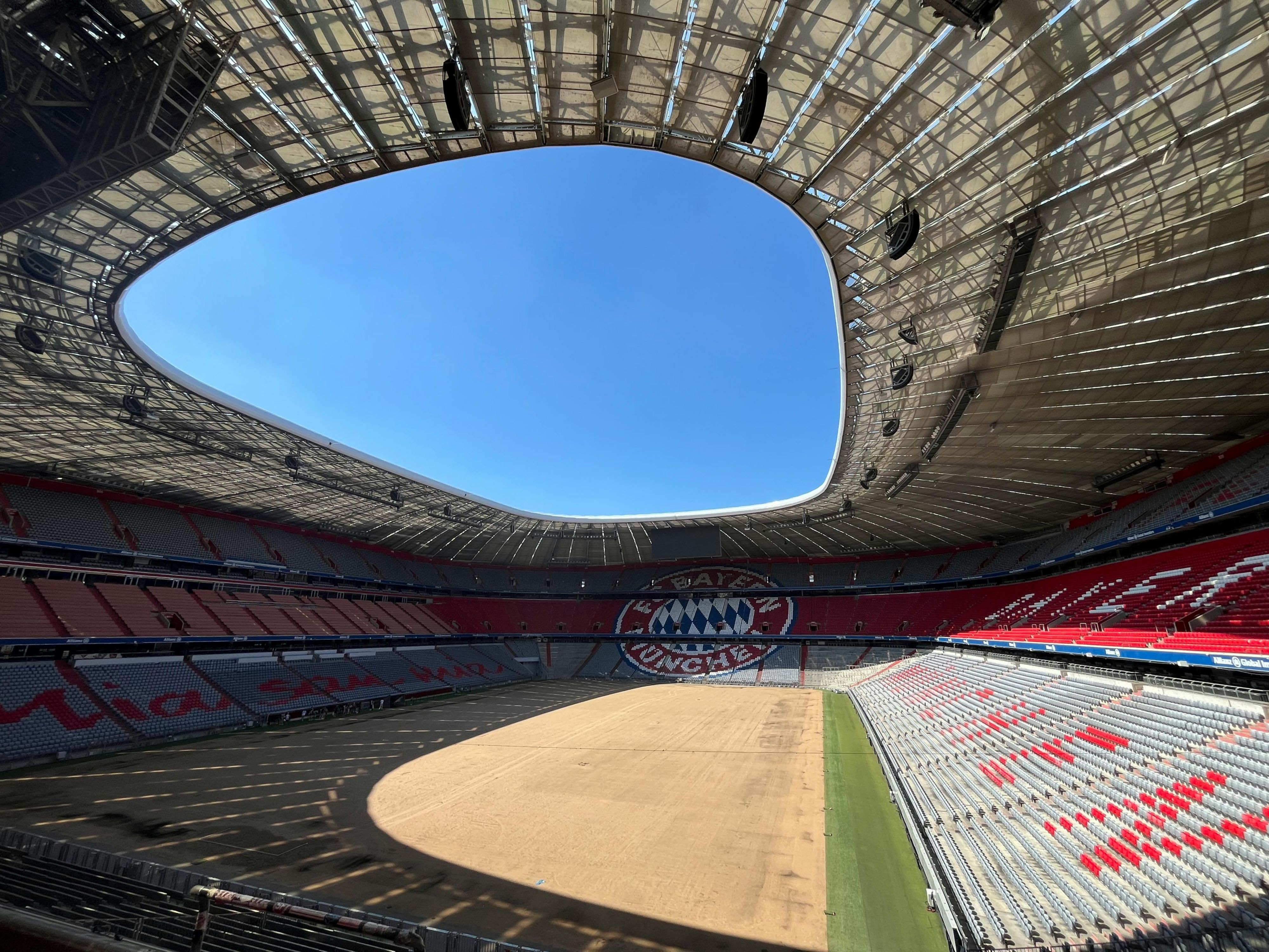 Football fans, this is your city! Munich has hosted the Champions League final four times. Feel the excitement live at Allianz Arena, just a 20-minutes drive from the hotel, or cheer along in local pubs and sky bars. Catch FC Bayern München vs Club Brugge on 22 Oct or Sporting Lisbon on 9 Dec.