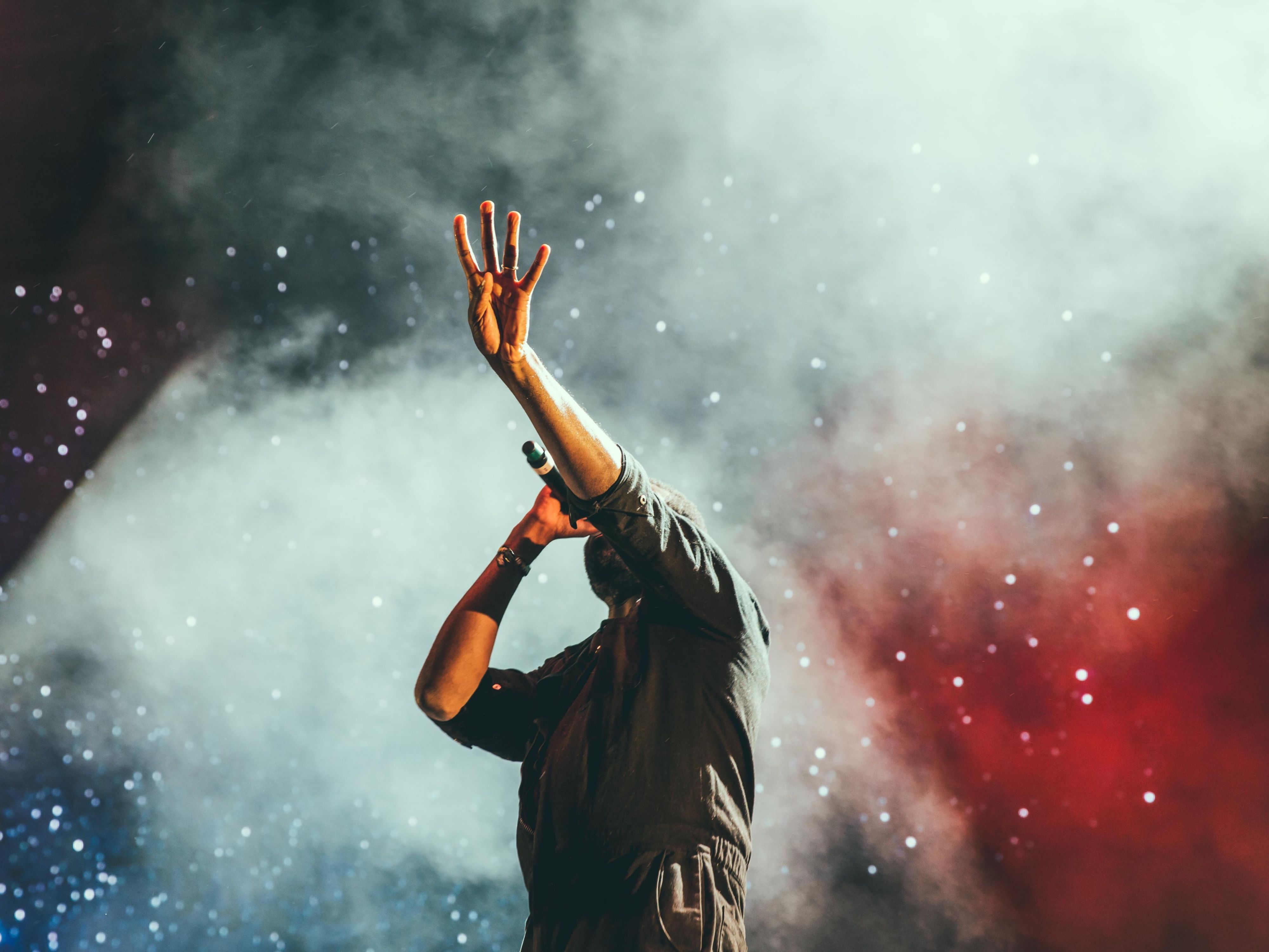 From 17 to 20 September, Hamburg’s iconic Reeperbahn transforms into a vibrant music hub. For four days, enjoy a diverse lineup from pop and rock to indie, electronic, and classical, creating a unique blend of sounds and cultures in one buzzing neighbourhood.