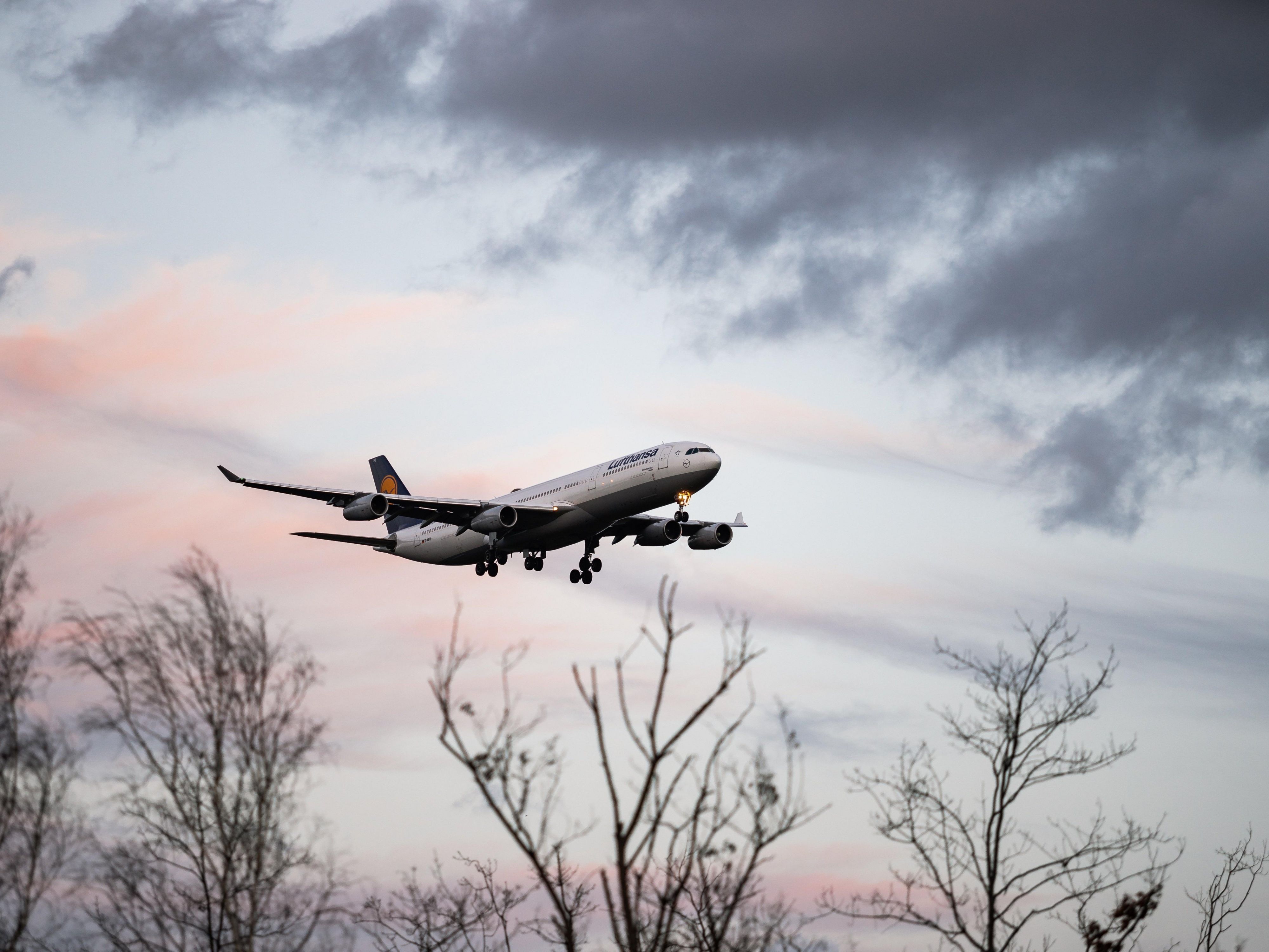 Park your car, enjoy a restful night and take a relaxed taxi ride to the airport – and back. Our Park Sleep and Fly package includes 1 week of parking and airport transfer. A second night after your trip requires a separate reservation.