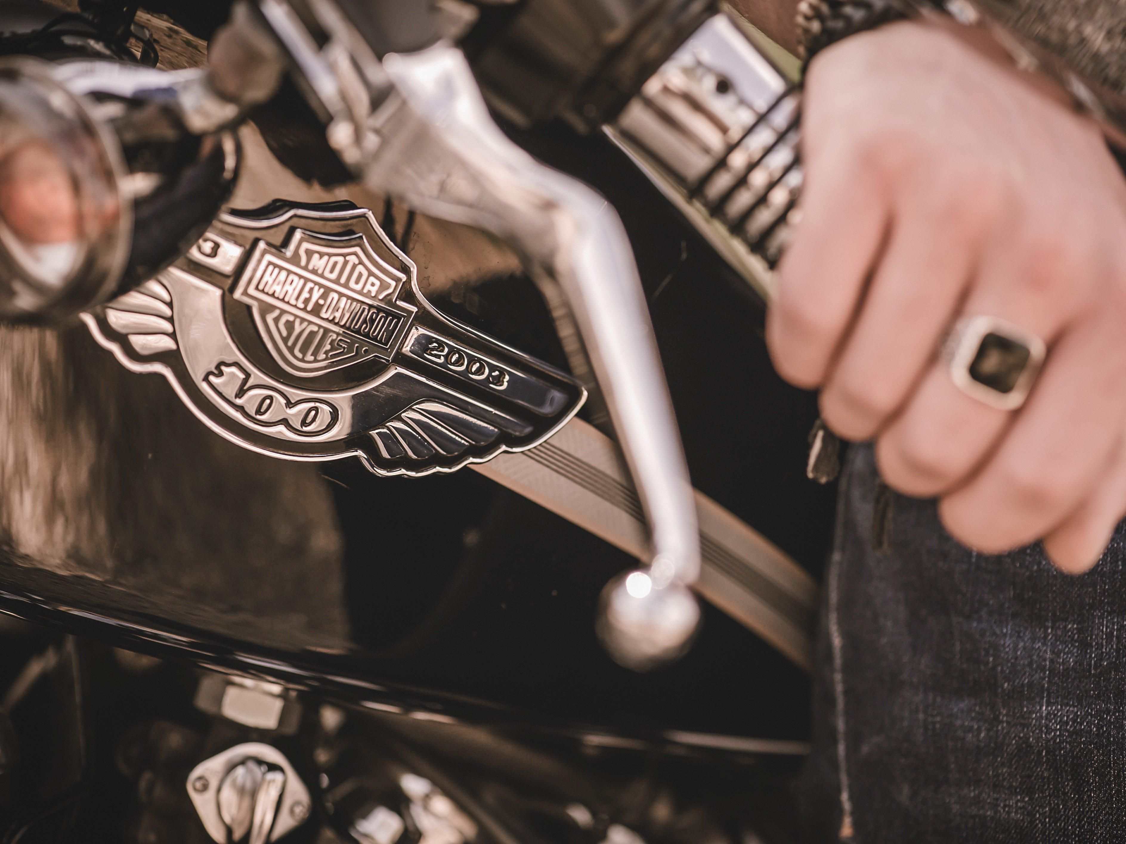 From June 27 to 29, 2025, Hamburg roars to life with the Harley Days: live music, custom bikes, and a legendary parade await. The festival site is approximately 35–40 minutes from our hotel via public transport. On-site parking is available for a small fee – perfect for you and your Harley!