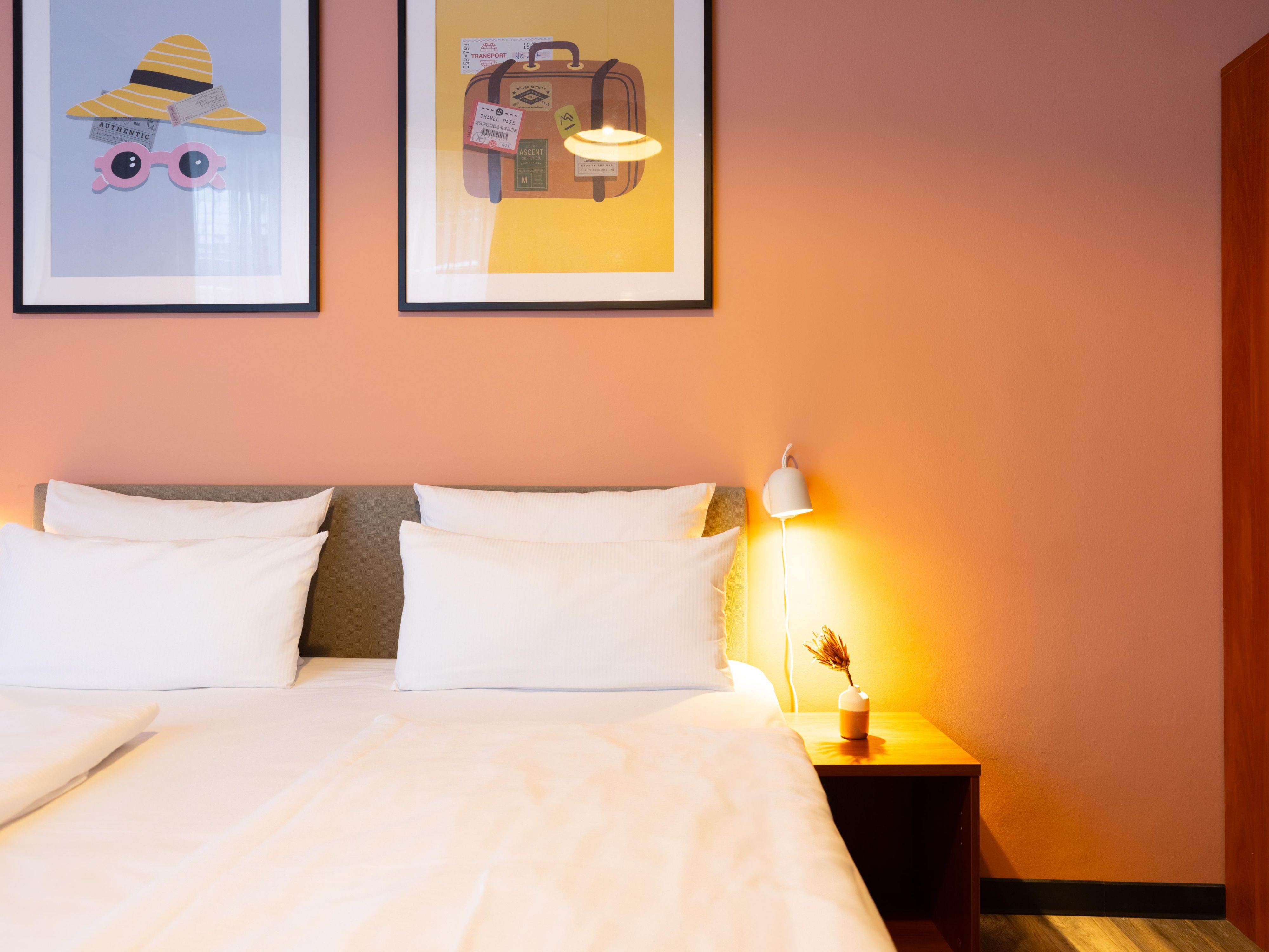 Inviting King Premium Rooms at Garner Hotel Hamburg St Georg