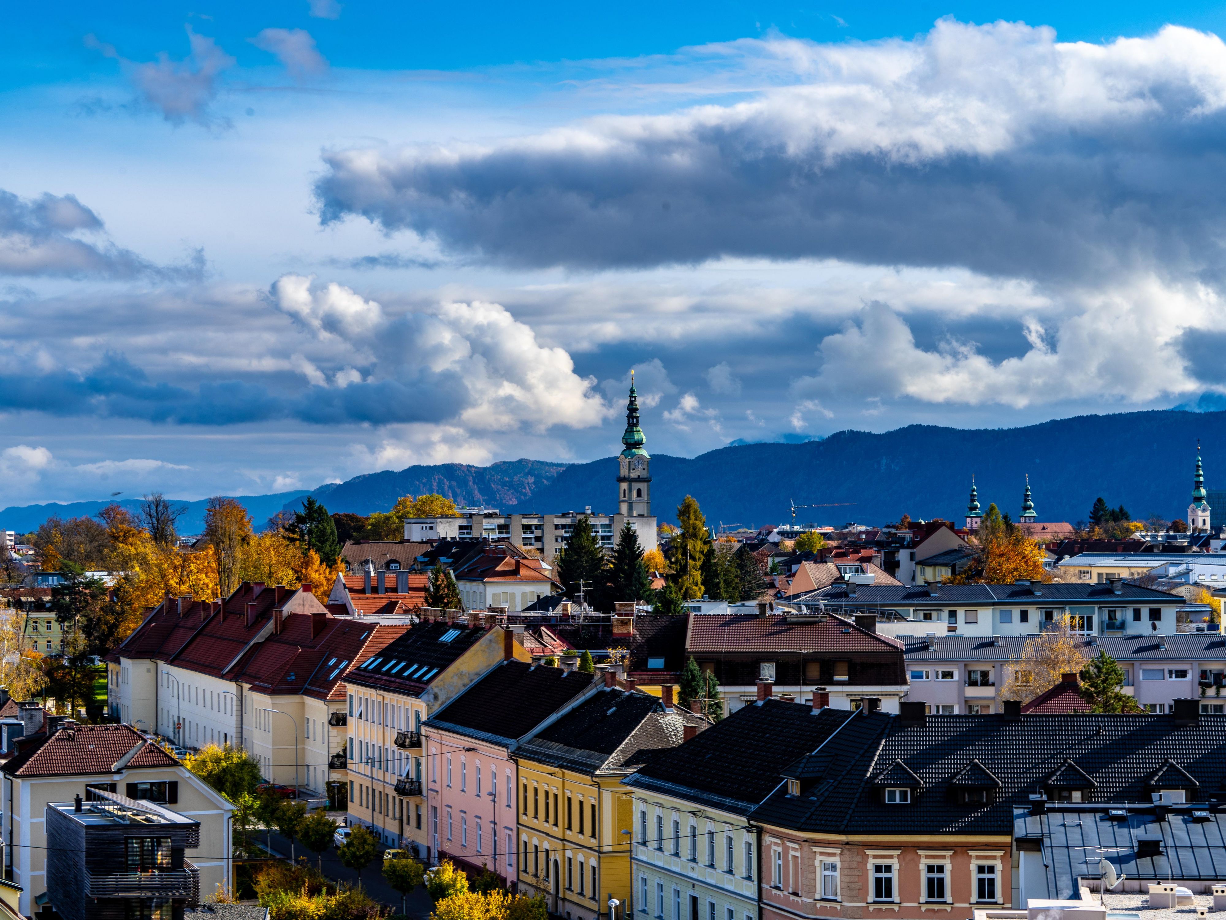 We love to welcome your furry friends. Check-in and chill out with your best friend at Garner Klagenfurt - Moser Verdino. Please review our pet policy.