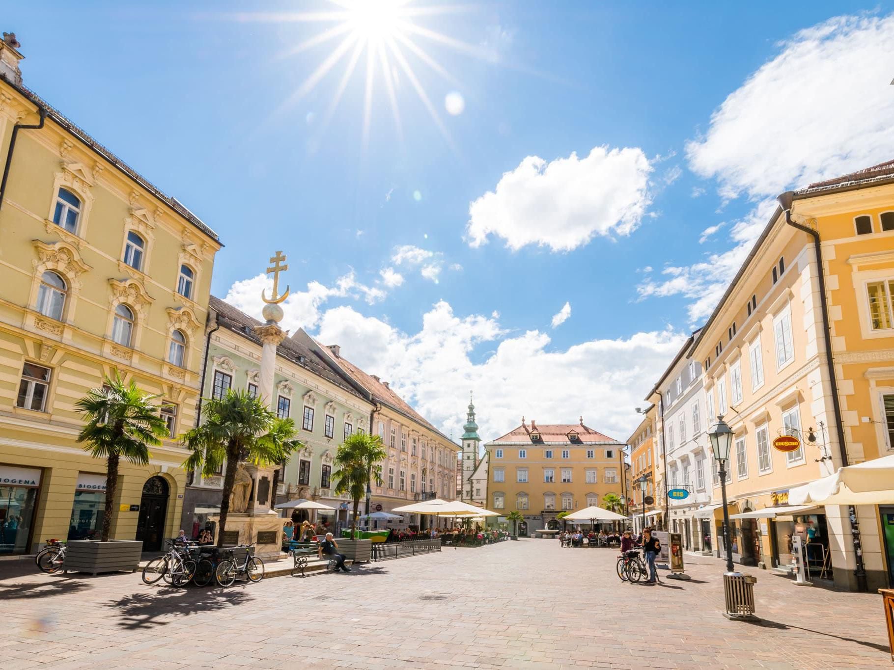 Our Garner Hotel Klagenfurt - Moser Verdino impresses with its ideal location in the center of Carinthia's capital Klagenfurt. You can reach the enchanting old town in just a few hundred metres, the main train station is only 1.1 km away and Klagenfurt Airport 5 km. In addition, don't miss out on the marvellous Wörthersee in only 13 km from the hot