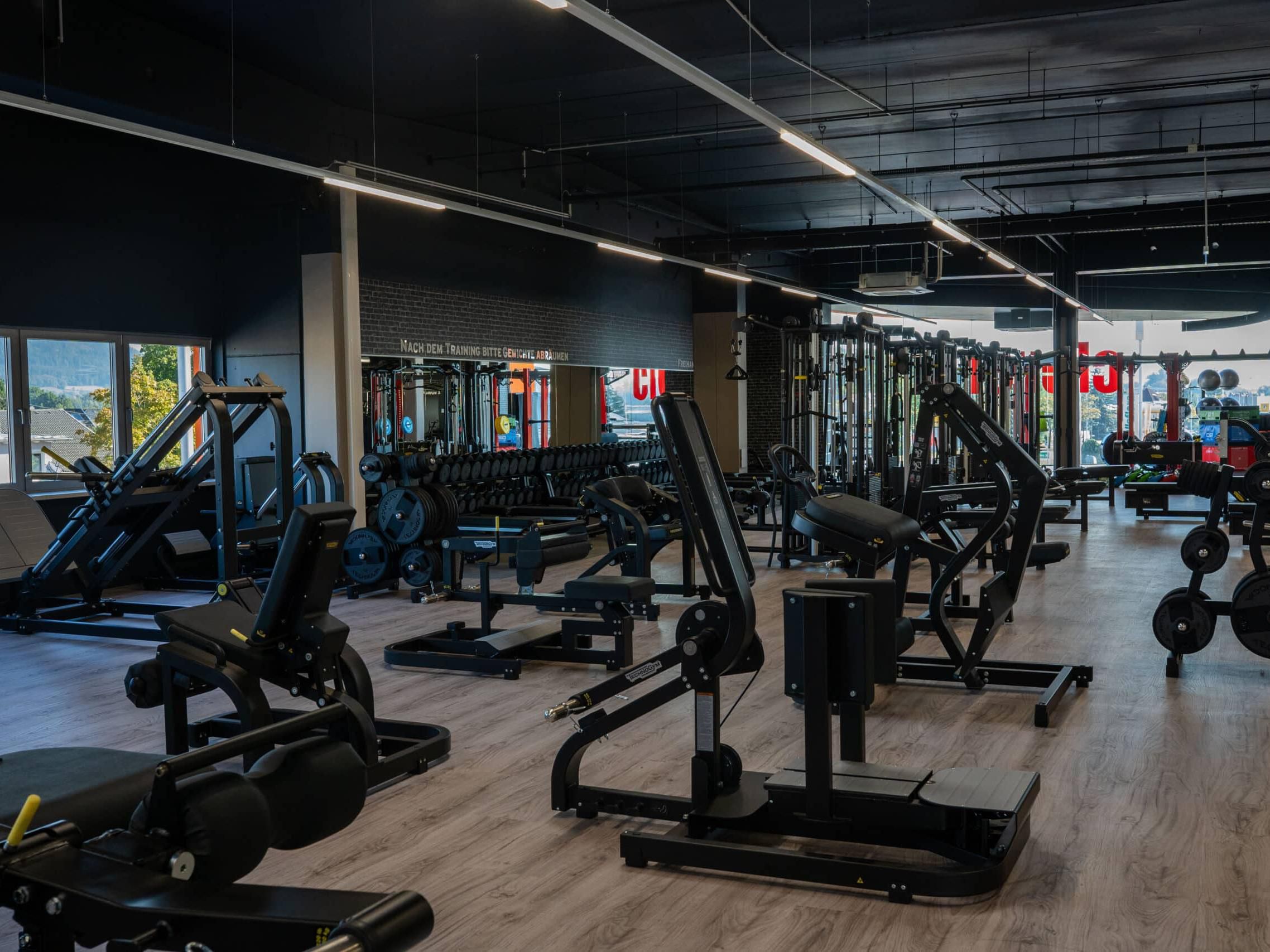 Guests of the Garner Hotel Klagenfurt - Moser Verdino enjoy exclusive access to two clever fit studios during their stay. Work out with modern equipment, flexible hours, and a motivating atmosphere — the perfect way to stay active while visiting Klagenfurt.