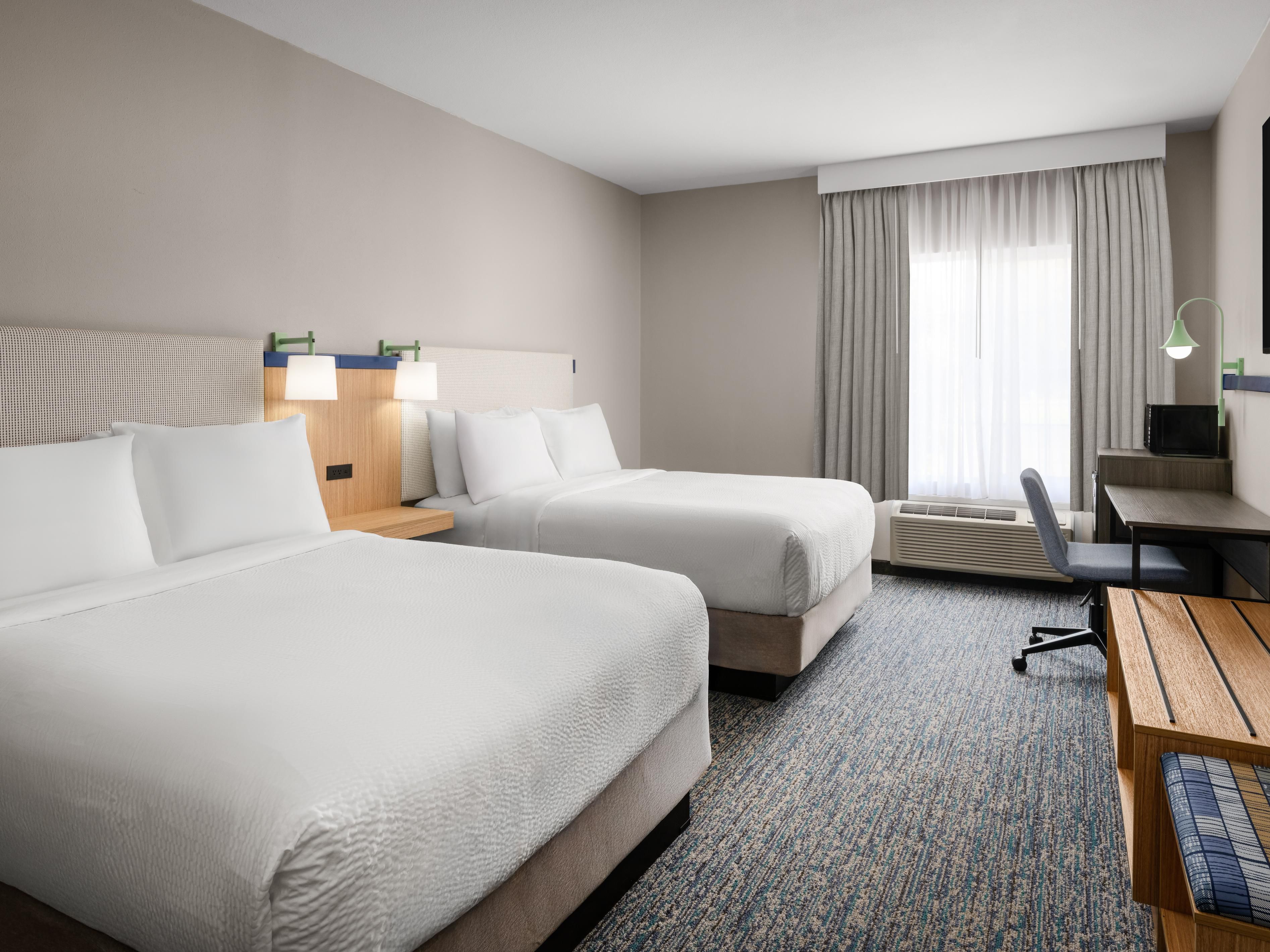 تم تصميم غرفنا للمسافرين من أجل العمل والترفيه على حد سواء.