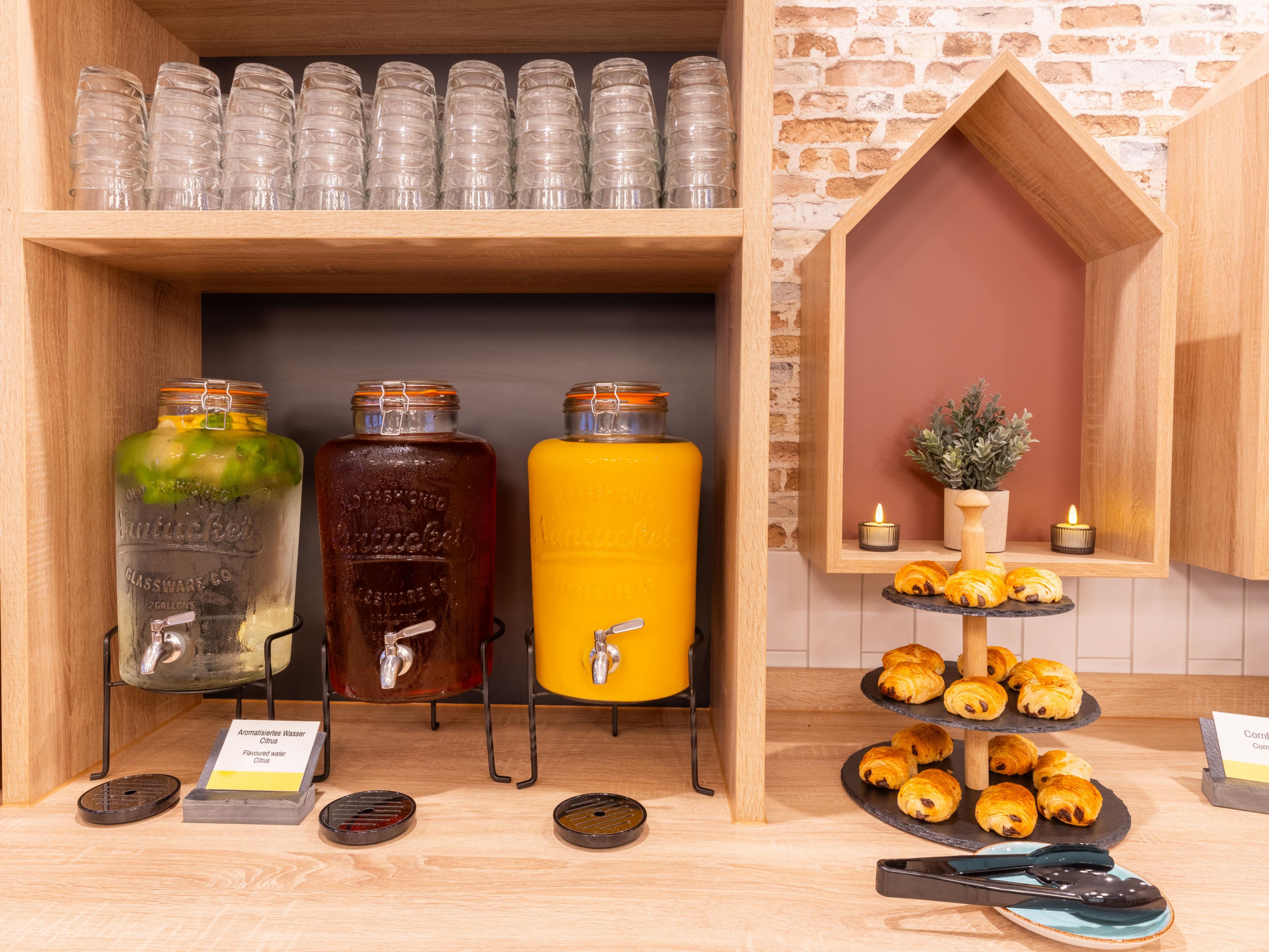 Kids up to 12 years enjoy free breakfast when accompanied by a full-paying adult. Our buffet offers fresh bread rolls, cold cuts, fruit, cereal, juices and hot drinks – everything for a perfect family start to the day!