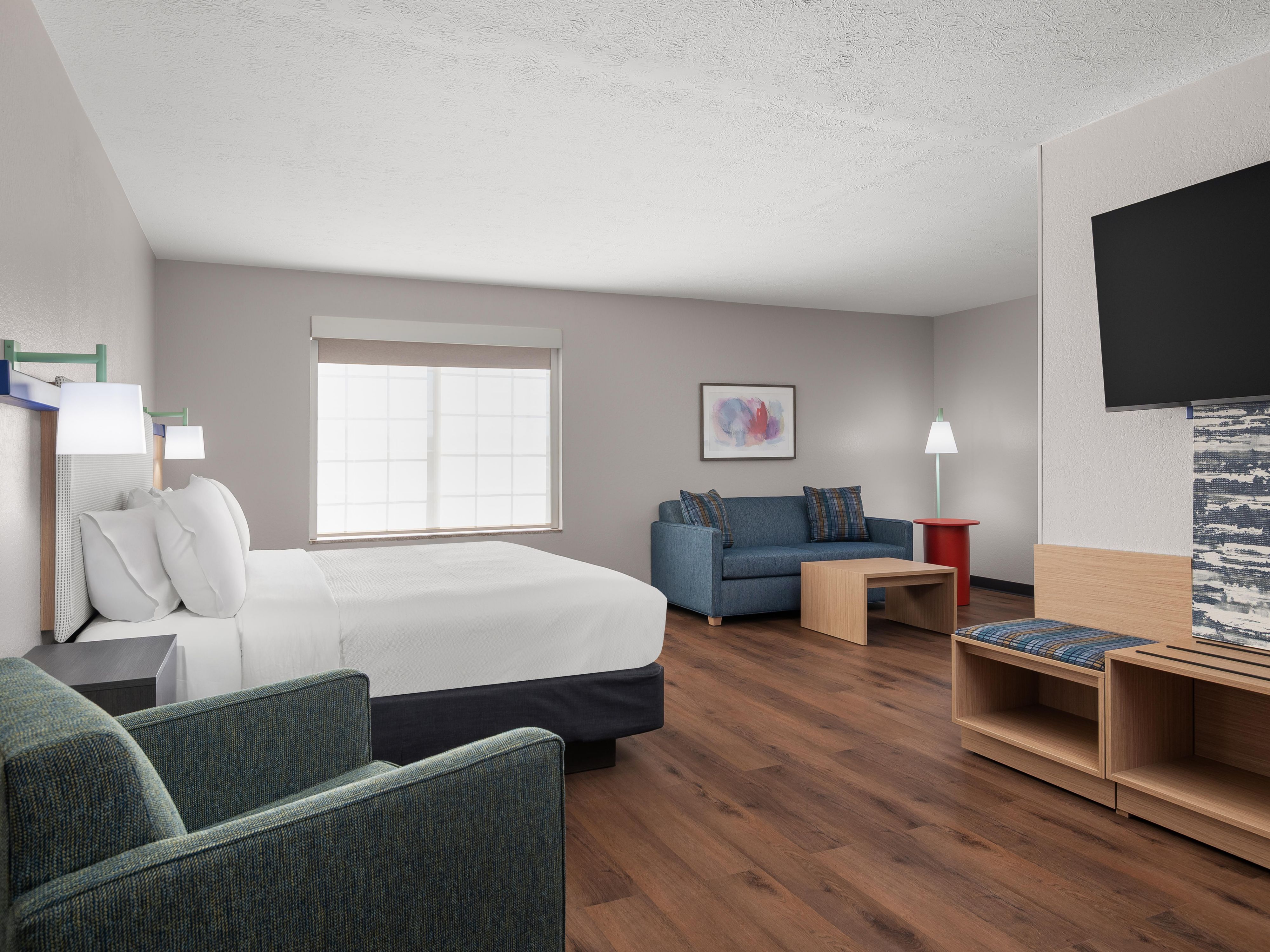 Guest room king suite