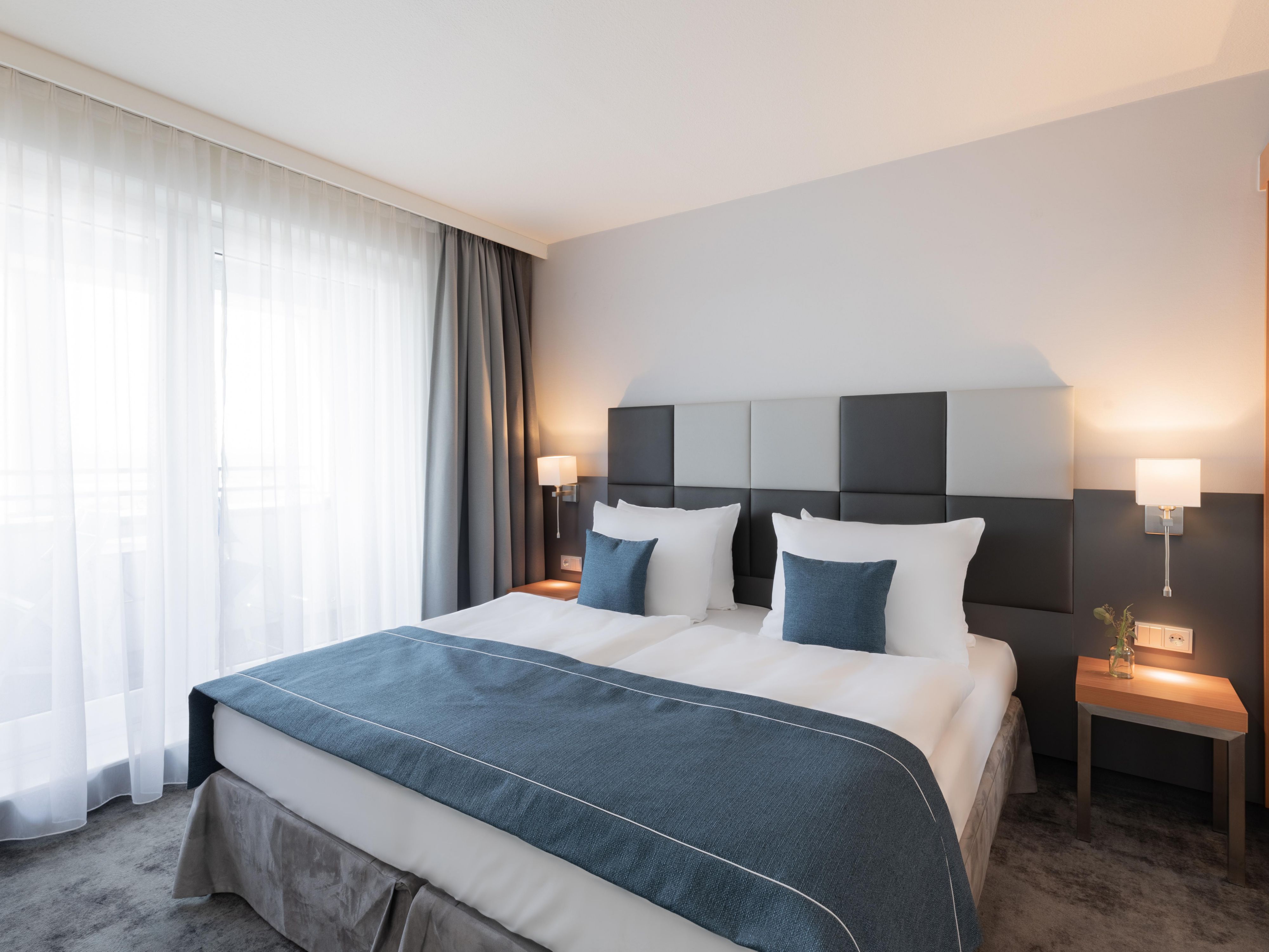 Take a break from your long drive at Garner Hotel Ruesselsheim, ideally located near the Ruesselsheim highway junction. Enjoy a restful night in one of our comfortable rooms and start the next leg of your journey refreshed after a hearty breakfast. We wish you a safe and pleasant trip!
