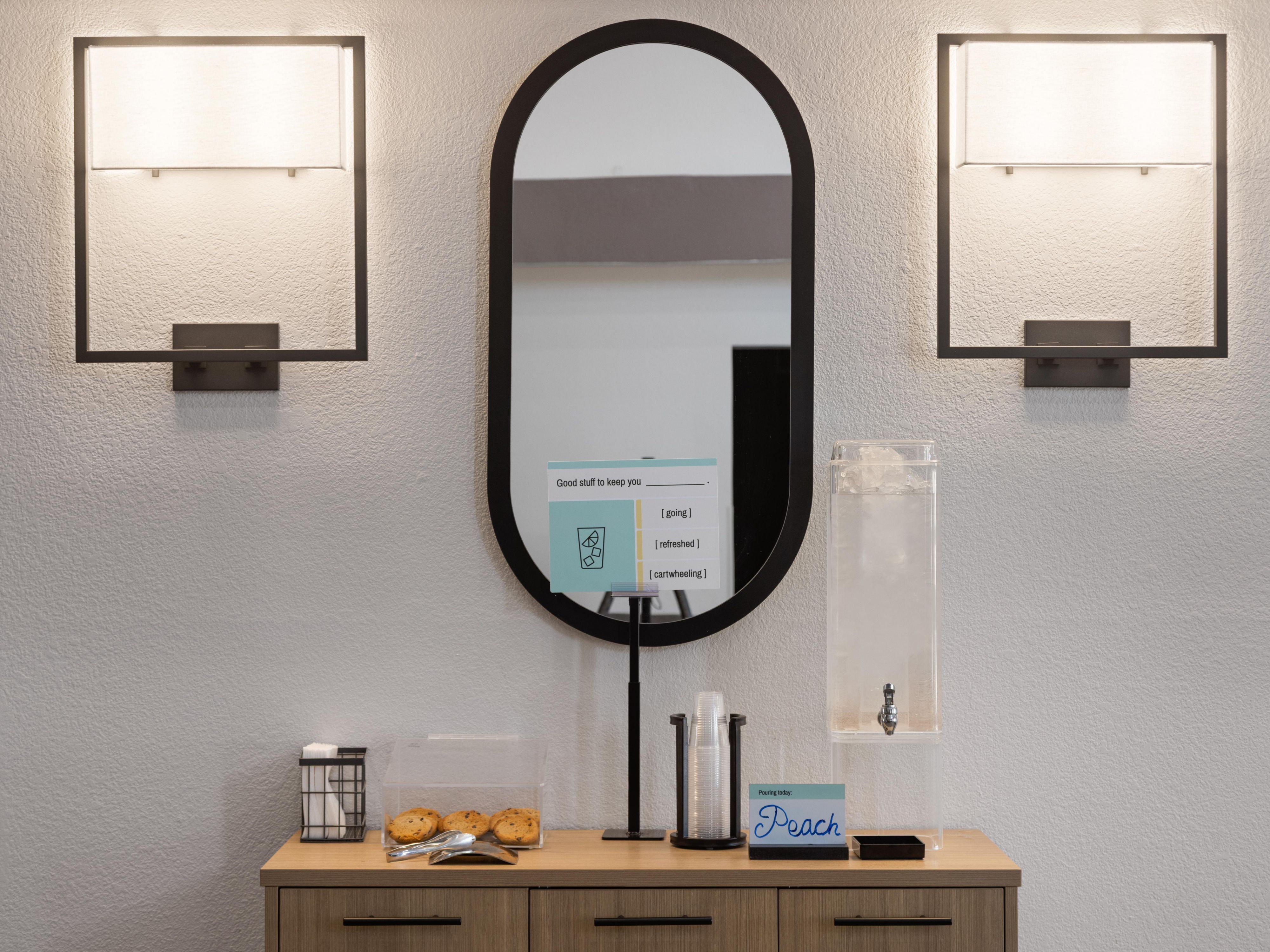 En Garner Phoenix - Surprise, ¡cubrimos tus antojos! Disfrute de agua con sabor, té y café en grano de cortesía 24/7. Nuestra tienda Garner está repleta de bocadillos y bebidas deliciosos. 