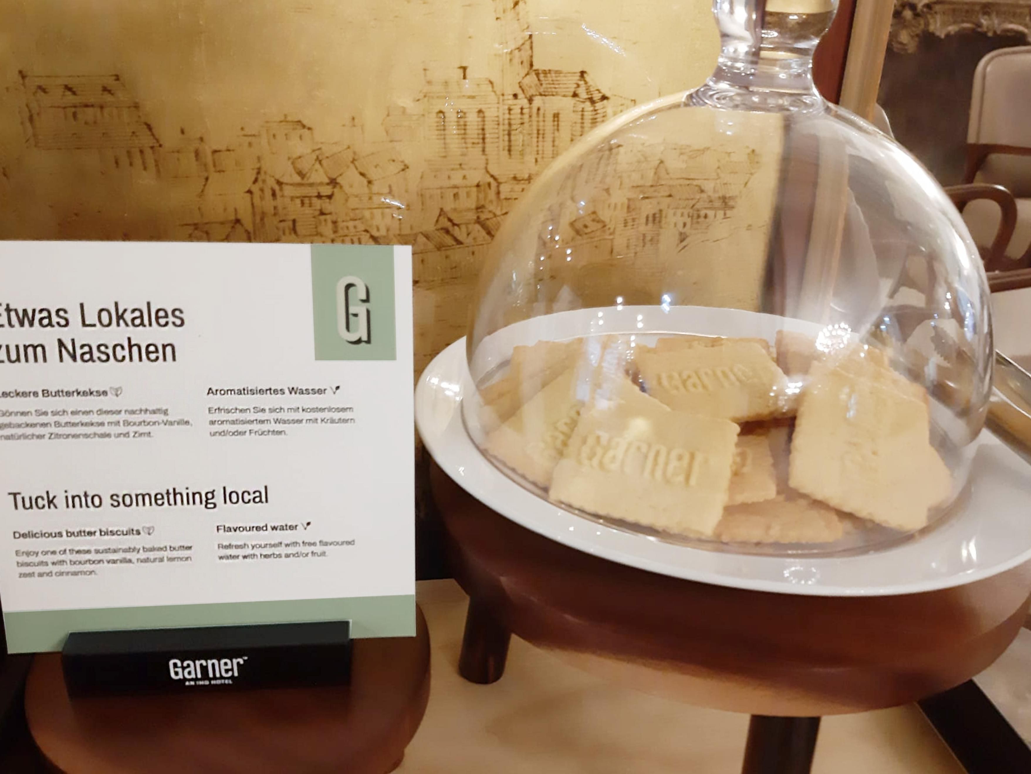 At Garner Hotel Vienna - Prinz Eugen we’ve got your cravings covered! Enjoy complimentary flavor-infused water and delicious cookies from the region. Our Garner Shop is stocked with satisfying snacks and drinks.