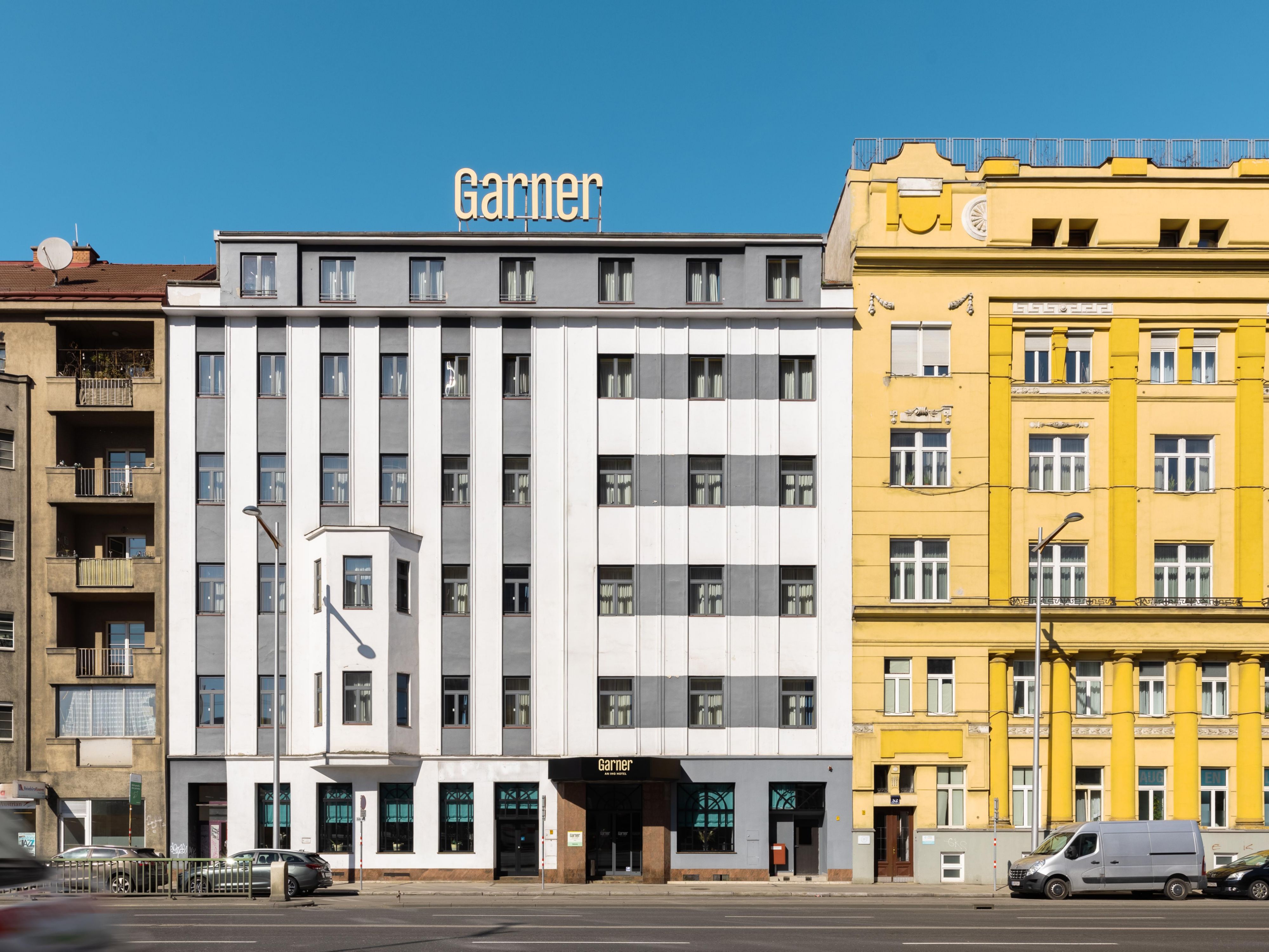 Ihr vierbeiniger Freund ist bei uns willkommen! Checken Sie ein und entspannen Sie sich mit Ihrem besten Freund im Garner Hotel Vienna. Bitte beachten Sie unsere Haustierrichtlinien.