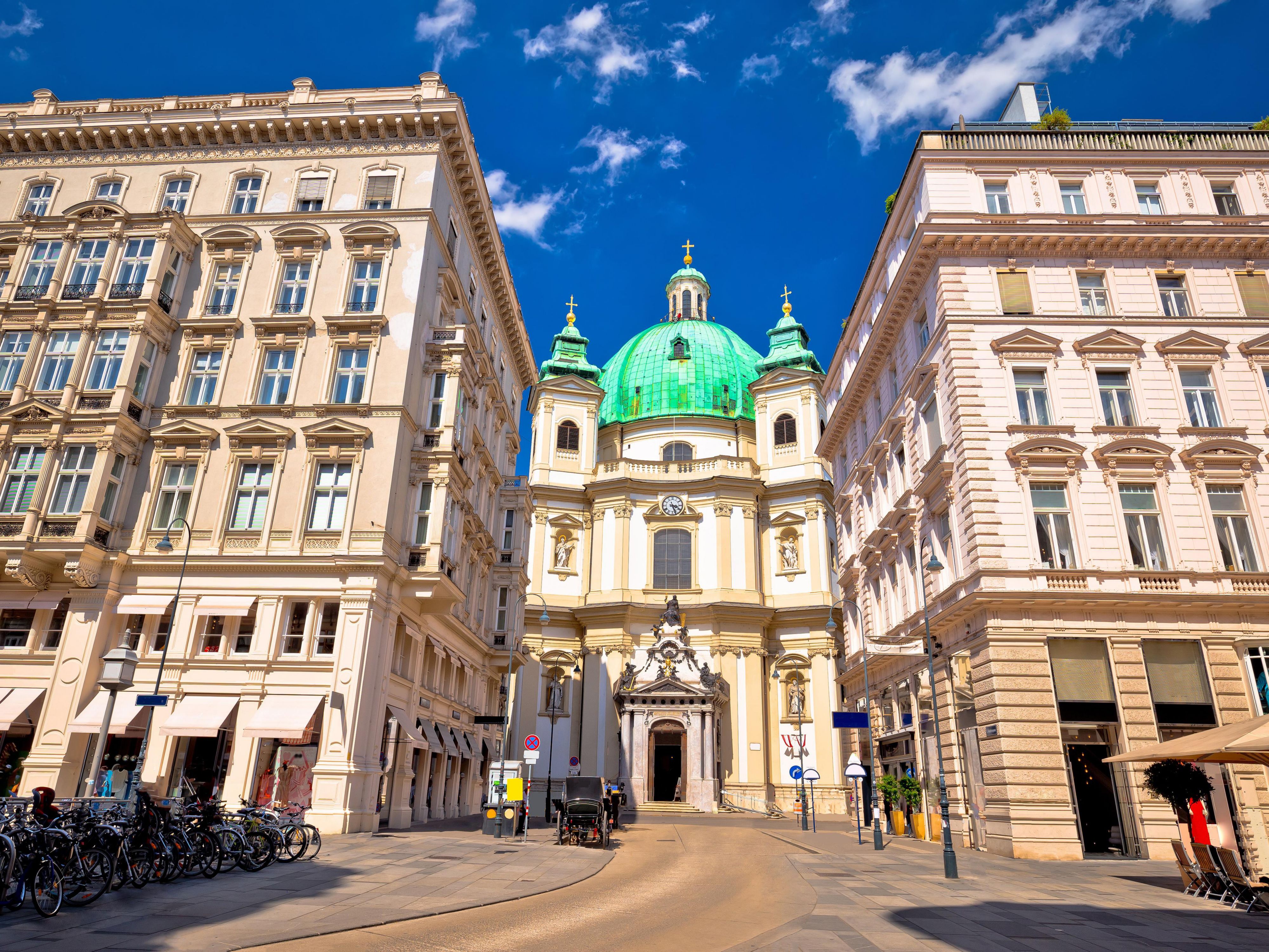 Ideally located by the train station, the Garner Hotel Vienna - Prinz Eugen puts you close to Vienna’s top attractions, museums, and restaurants. Whether it’s sightseeing, shopping, or enjoying the city’s rich culture, start your adventures conveniently and stress-free right from our doorstep.