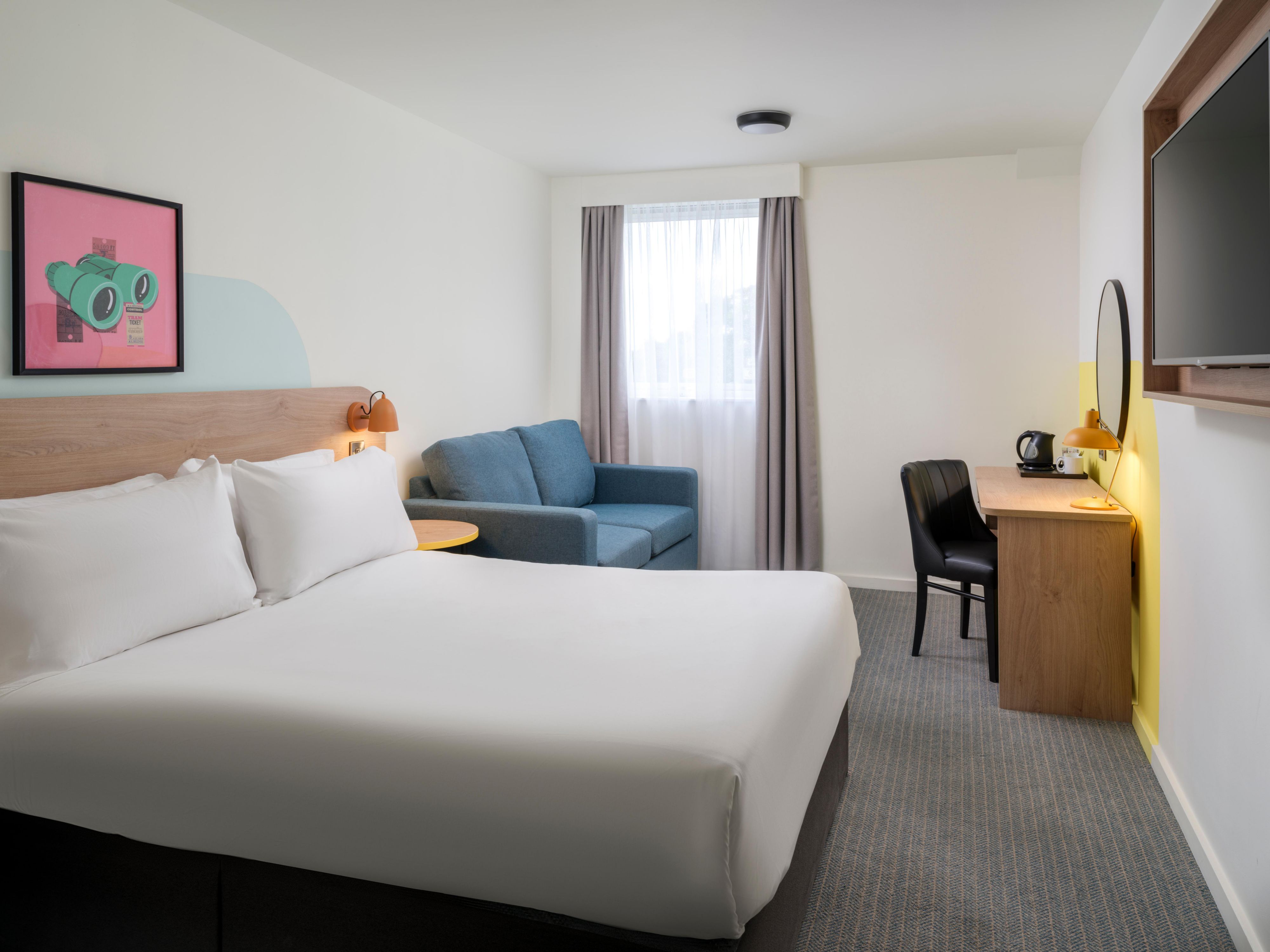 Garner Hotel Wolverhampton family room with sofa bed
