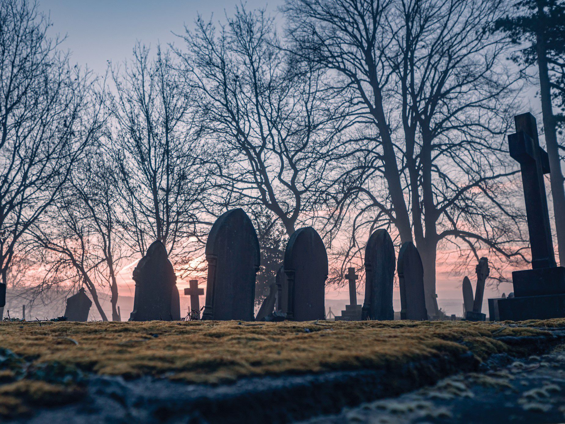 Graveyard with myst