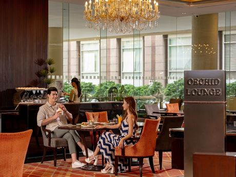  Orchid Lounge Holiday Inn Bangkok Silom