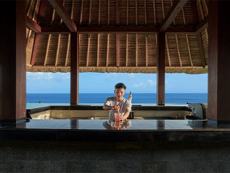  Rooftop Pool Bar Holiday Inn Resort Bali Canggu