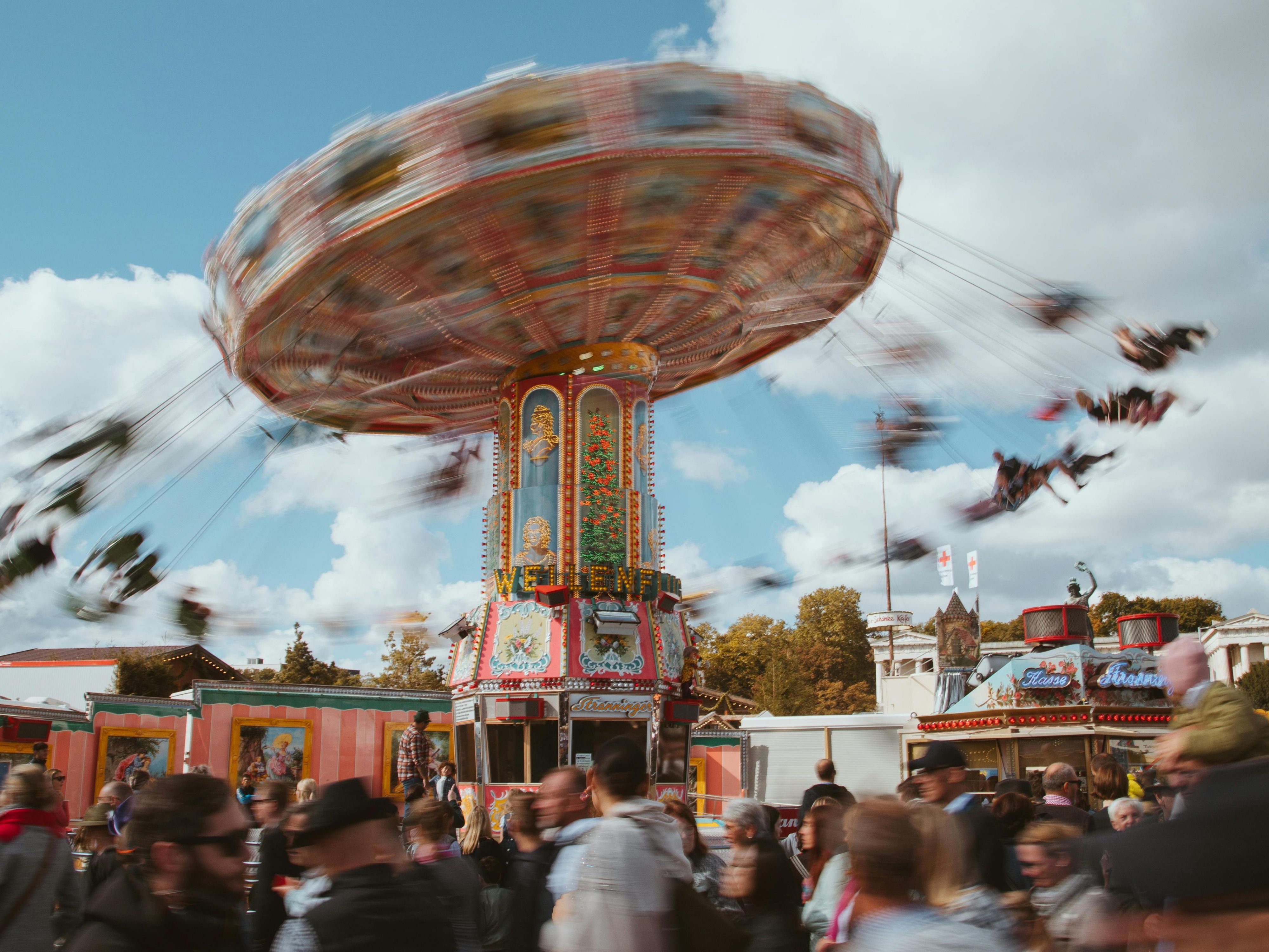 Steins, lederhosen, and unforgettable memories – Oktoberfest 2025 is calling! Just a short drive from the festival grounds, our hotel is the ideal spot to kick off your festivities, then return for a relaxing, comfortable stay after a day of celebration.